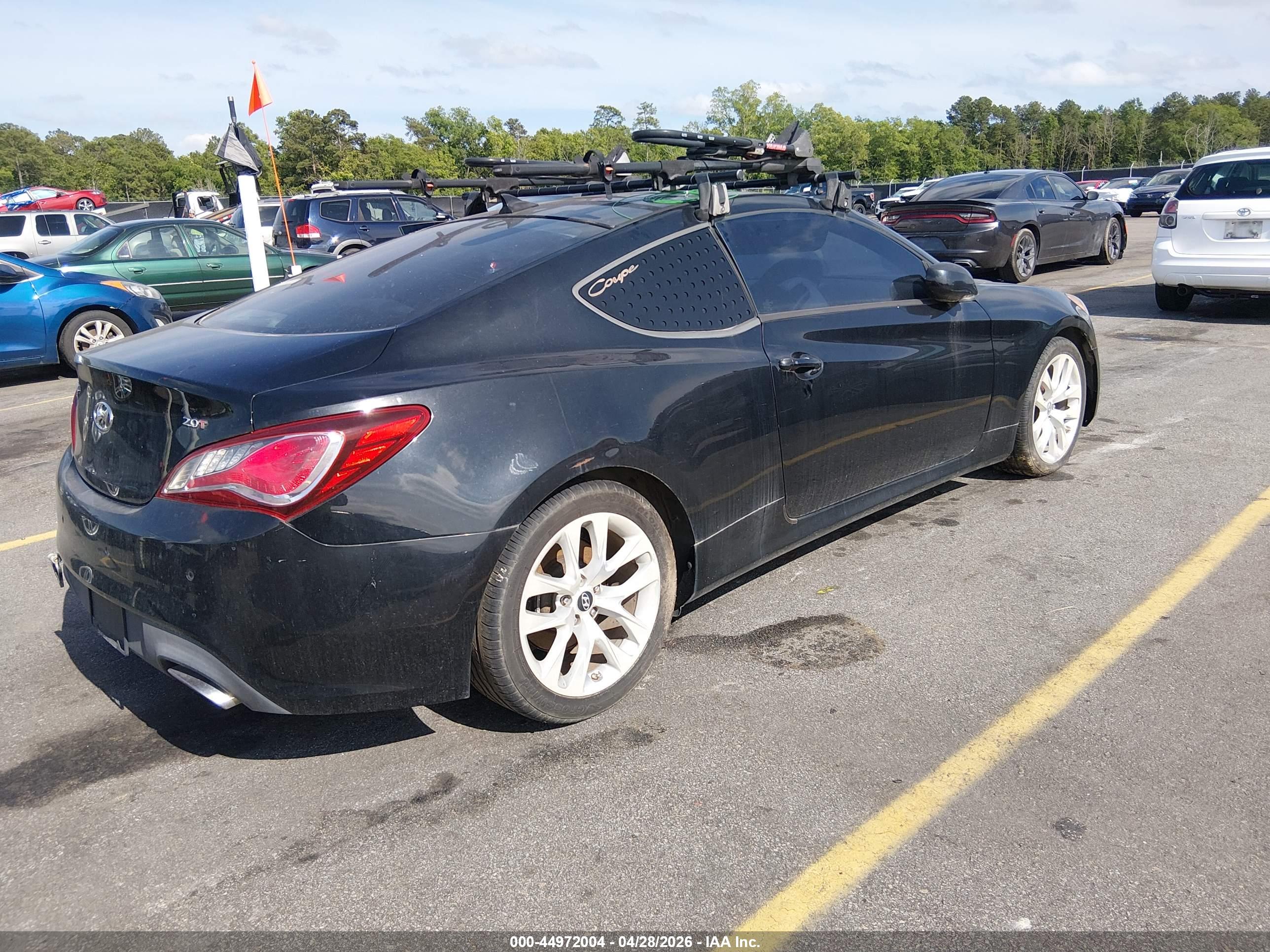 HYUNDAI GENESIS image 4