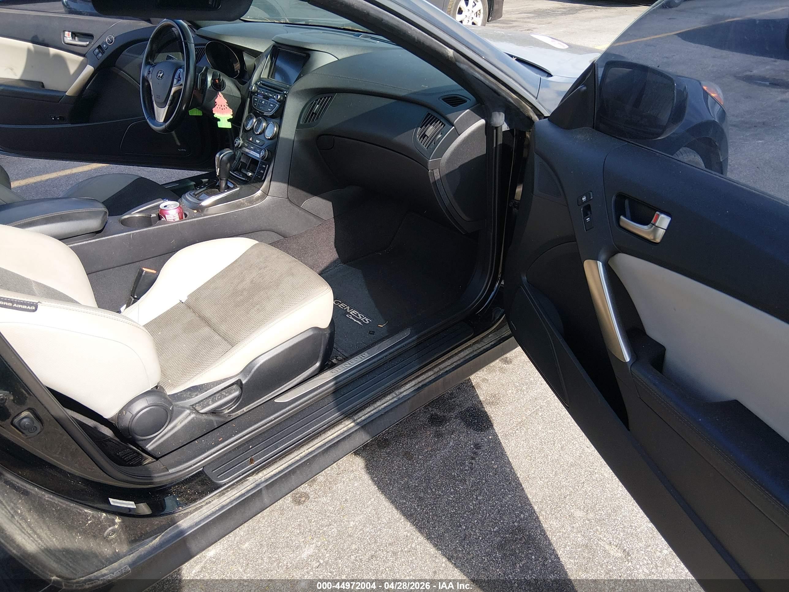 HYUNDAI GENESIS image 5