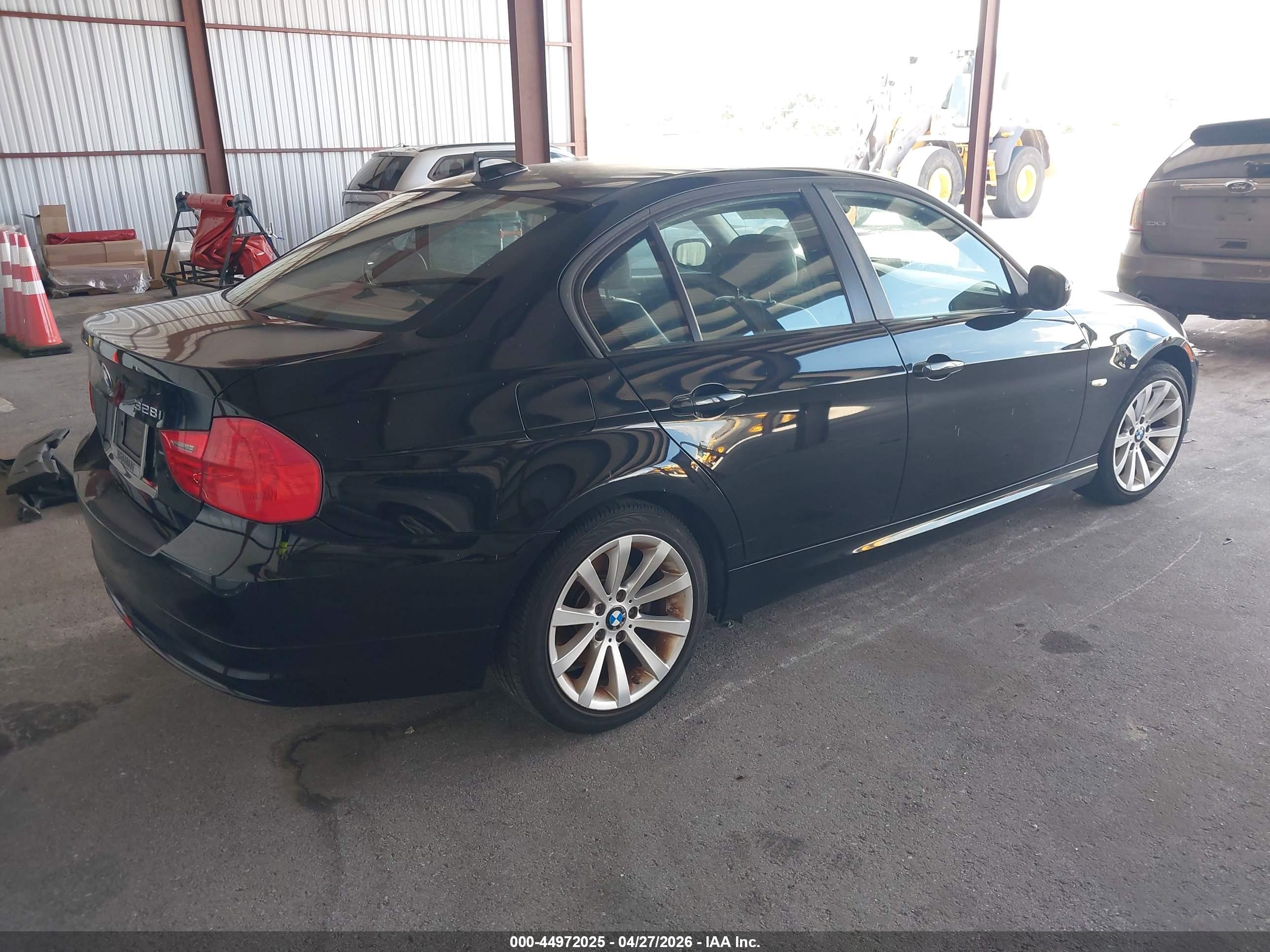 BMW 328I image 4