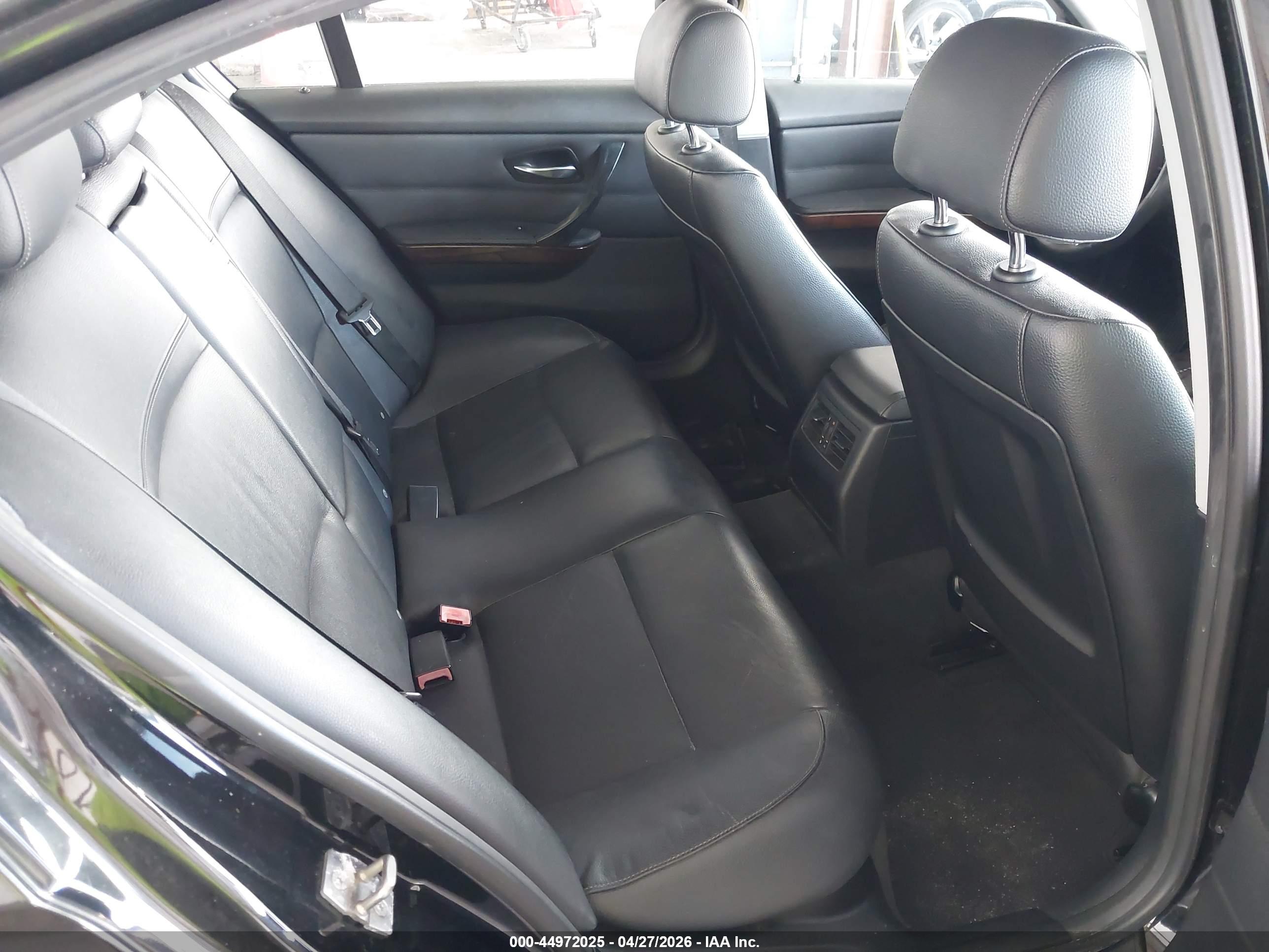 BMW 328I image 8