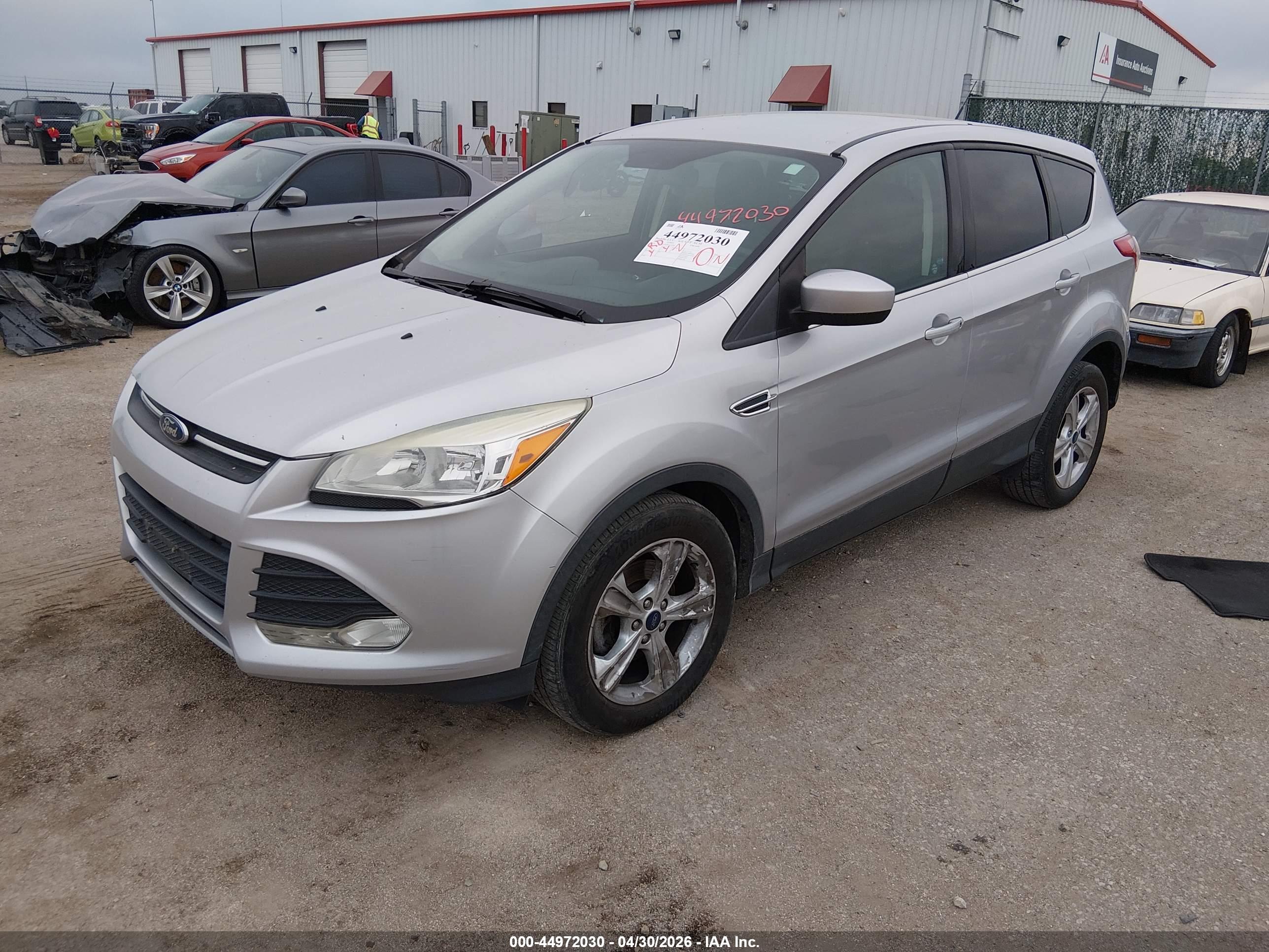 FORD ESCAPE image 2
