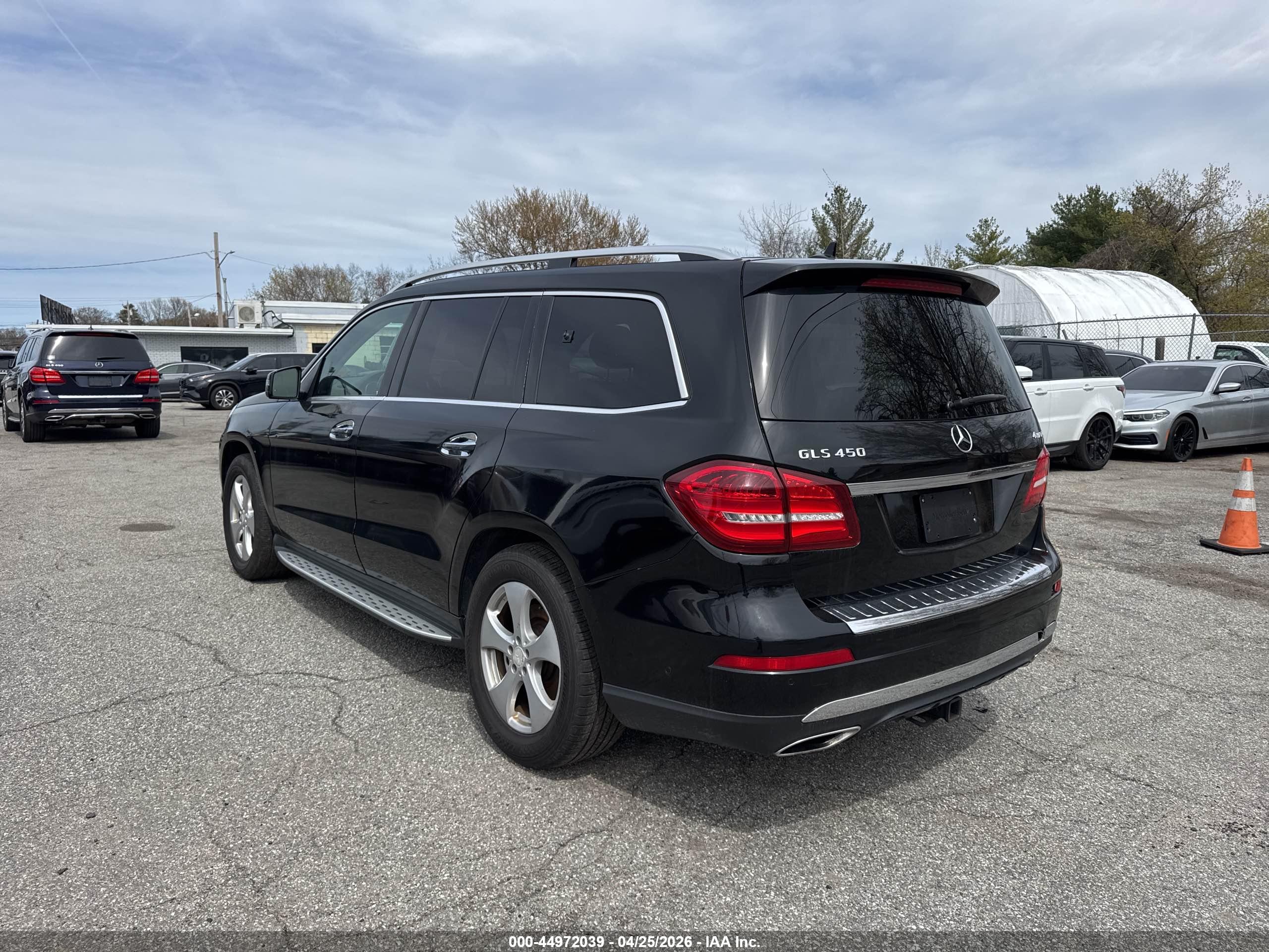 MERCEDES-BENZ GLS image 3