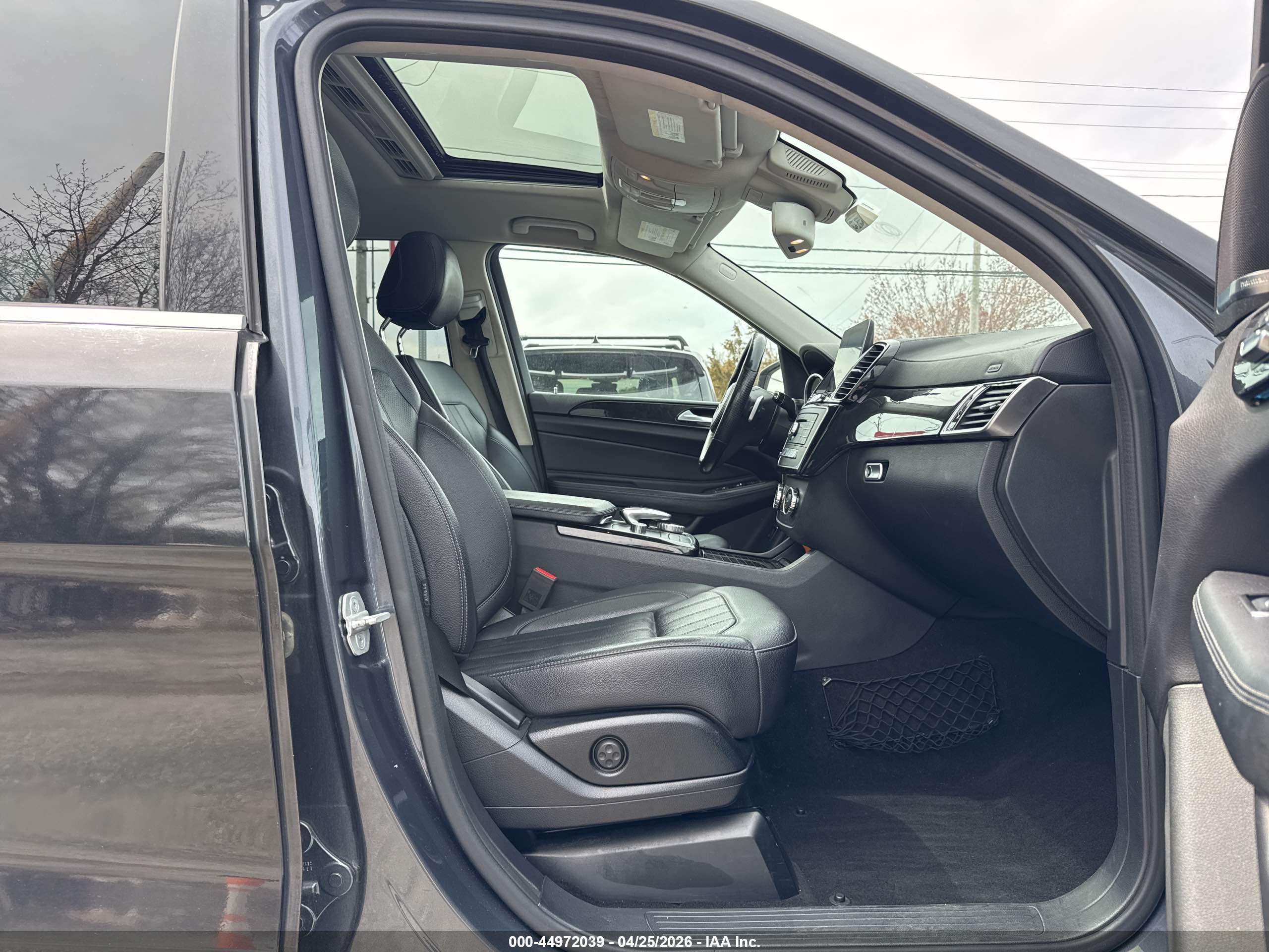 MERCEDES-BENZ GLS image 5