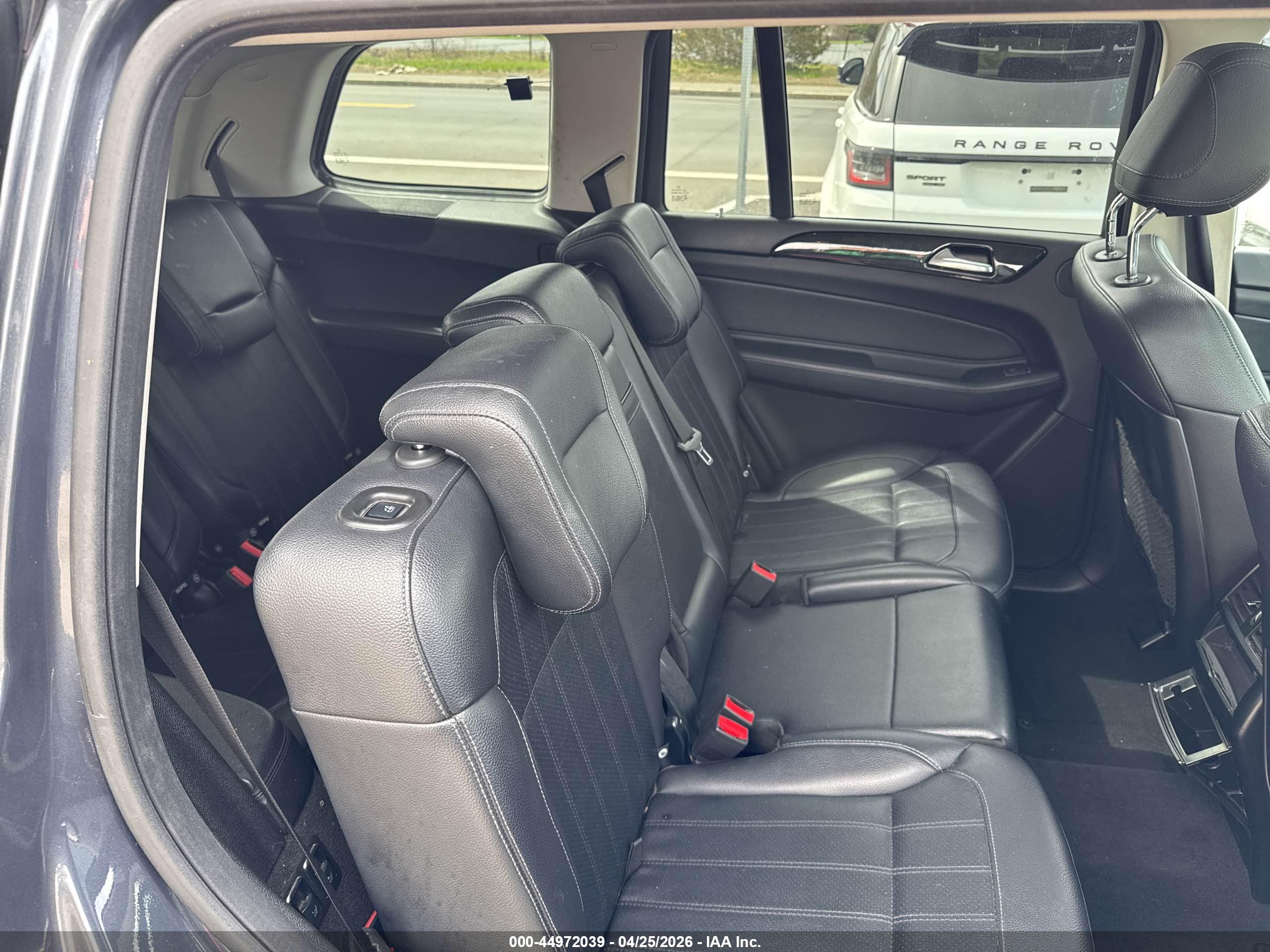 MERCEDES-BENZ GLS image 8