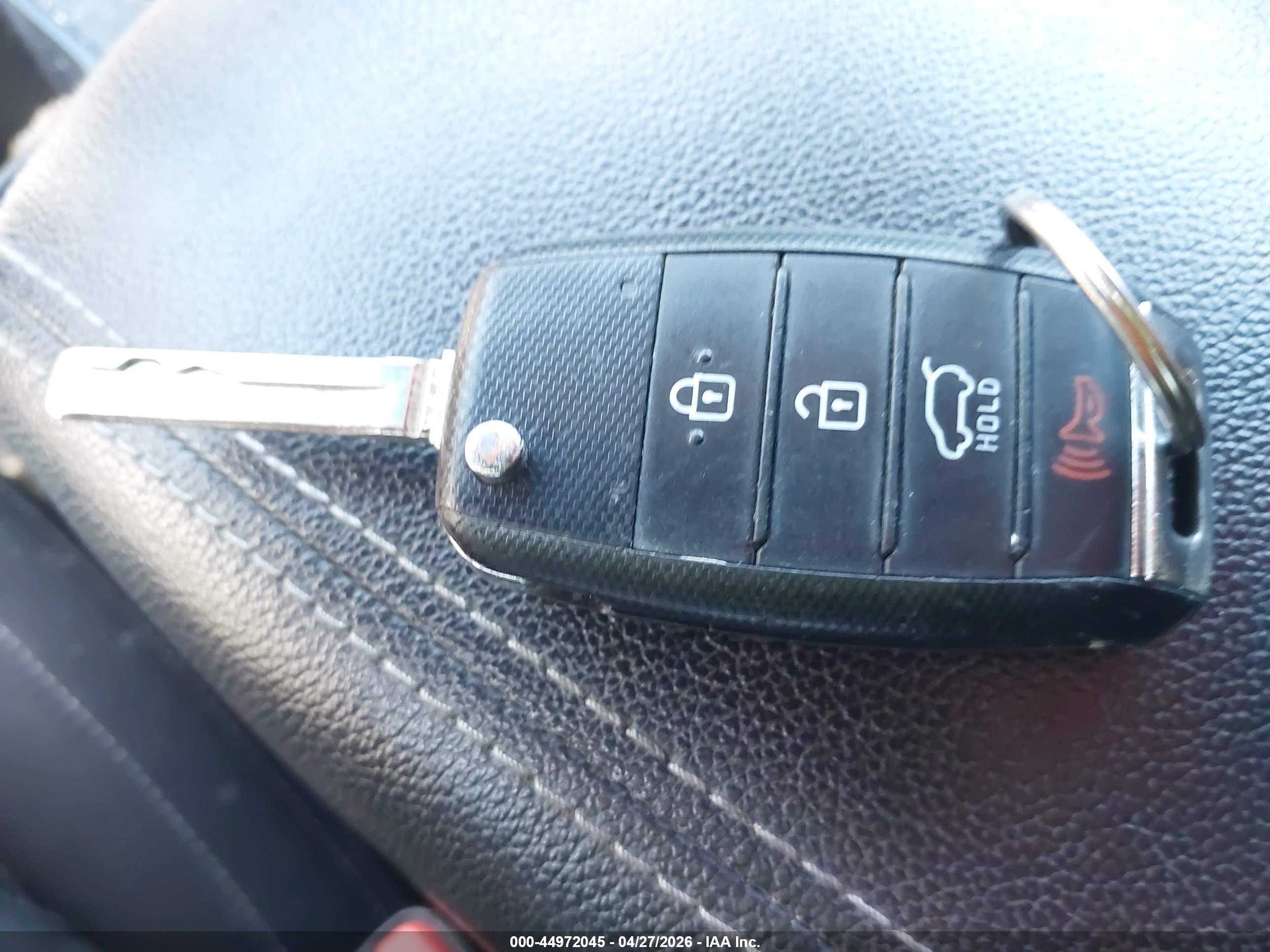 KIA SPORTAGE image 11