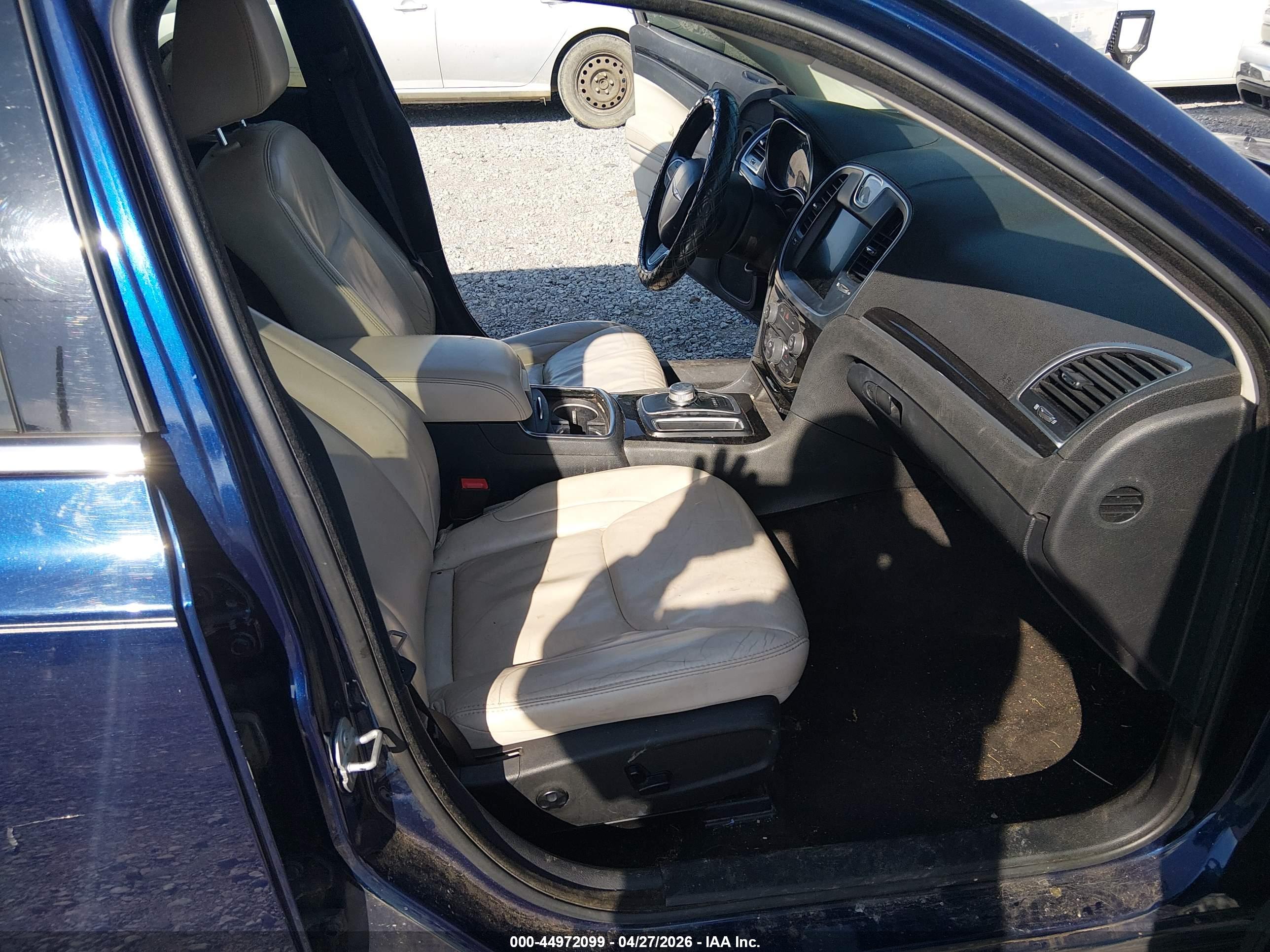 CHRYSLER 300 image 5