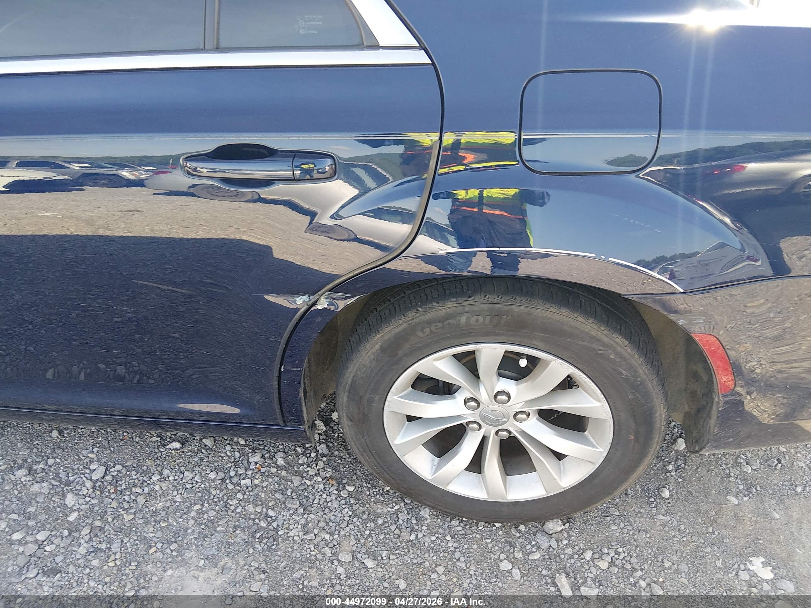 CHRYSLER 300 image 6