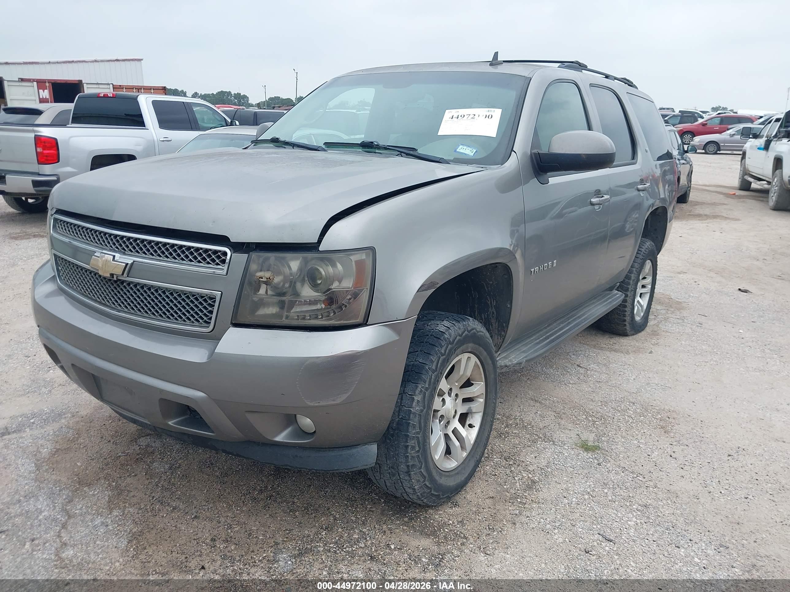 CHEVROLET TAHOE image 2