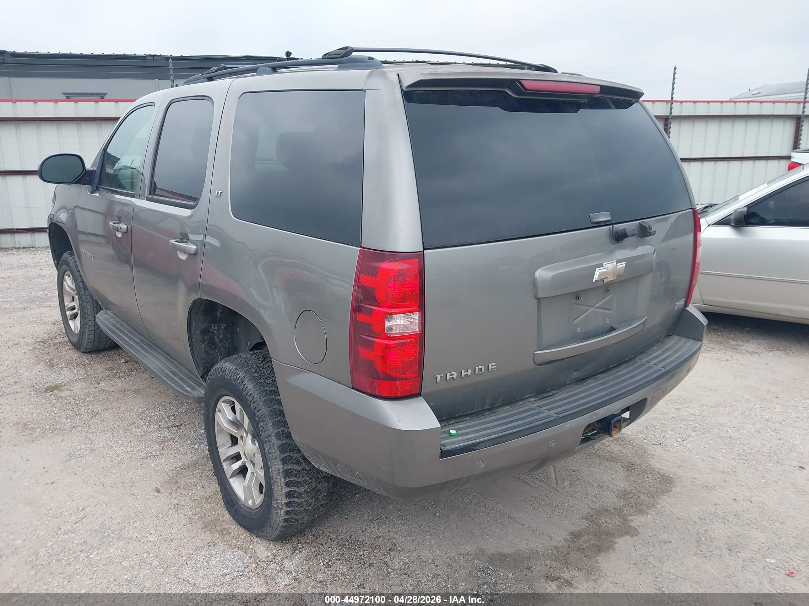 CHEVROLET TAHOE image 3