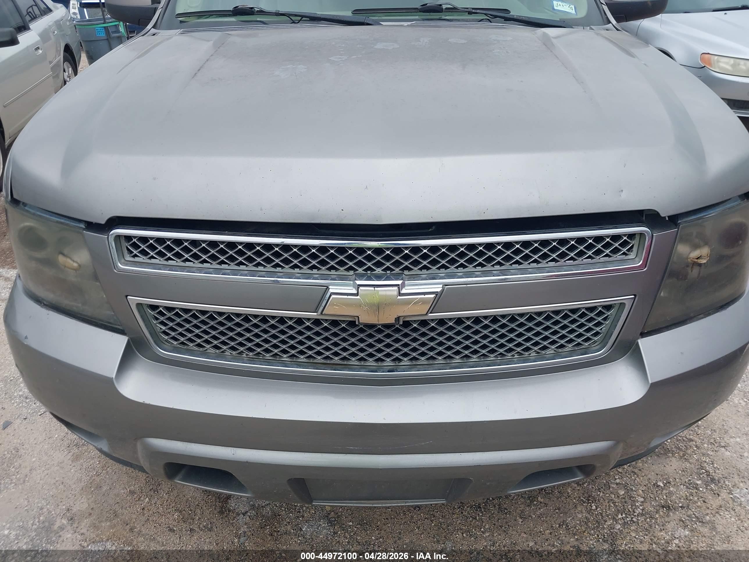 CHEVROLET TAHOE image 6