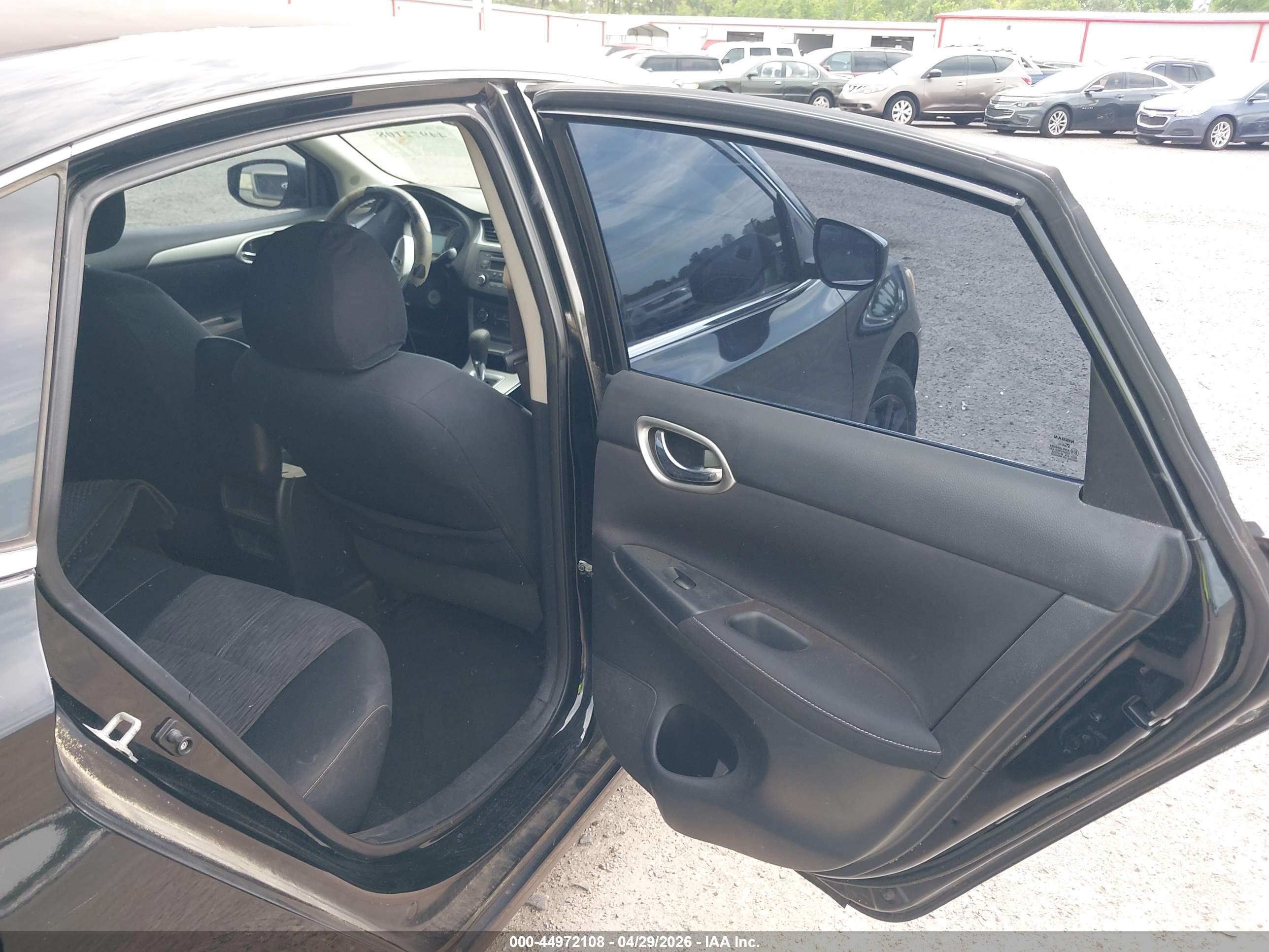 NISSAN SENTRA image 8