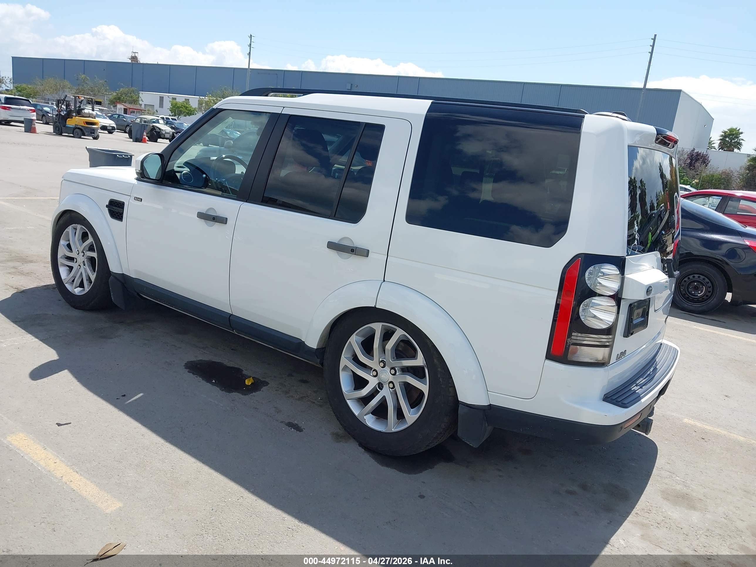 LAND ROVER image 3