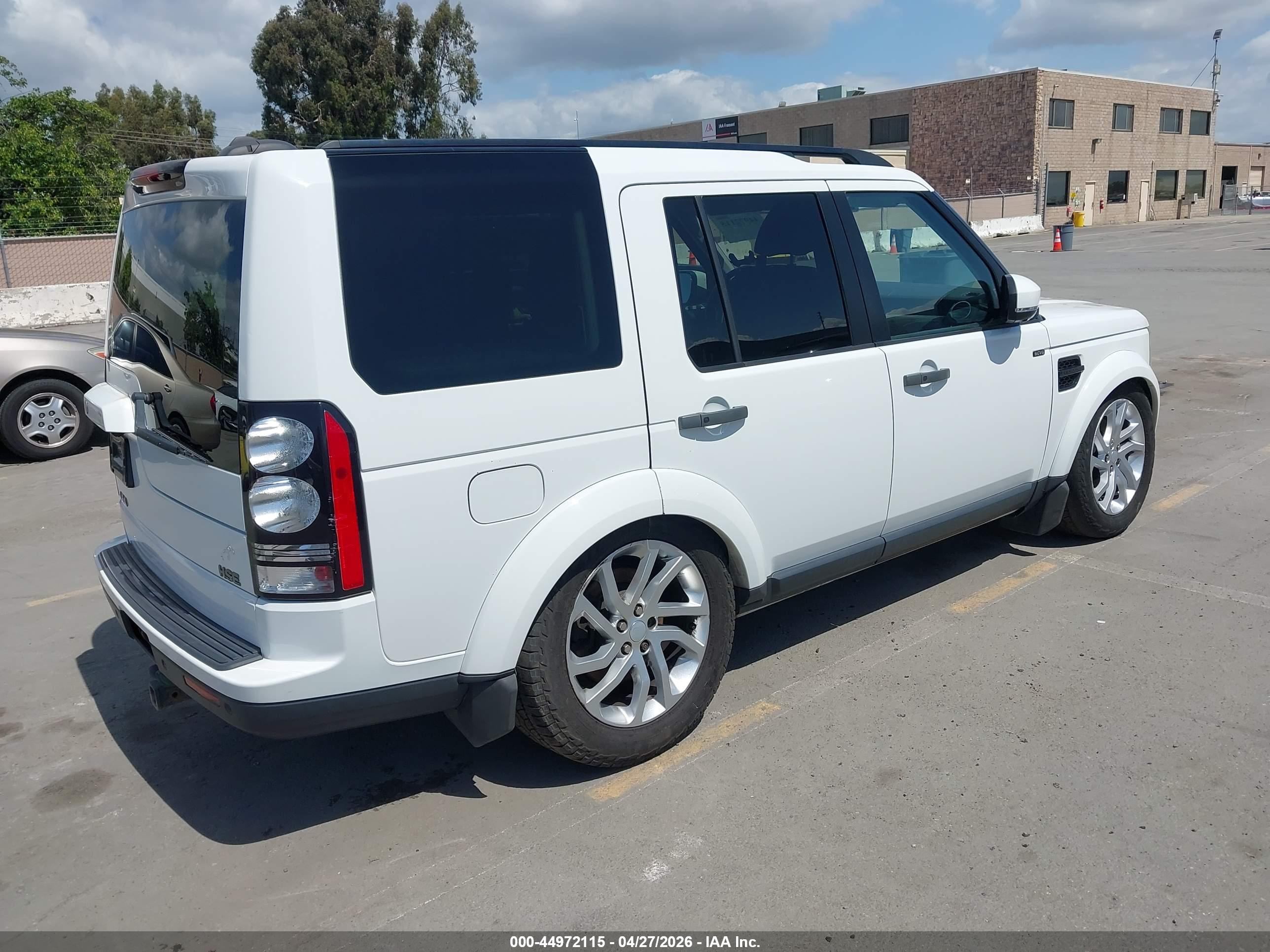LAND ROVER image 4