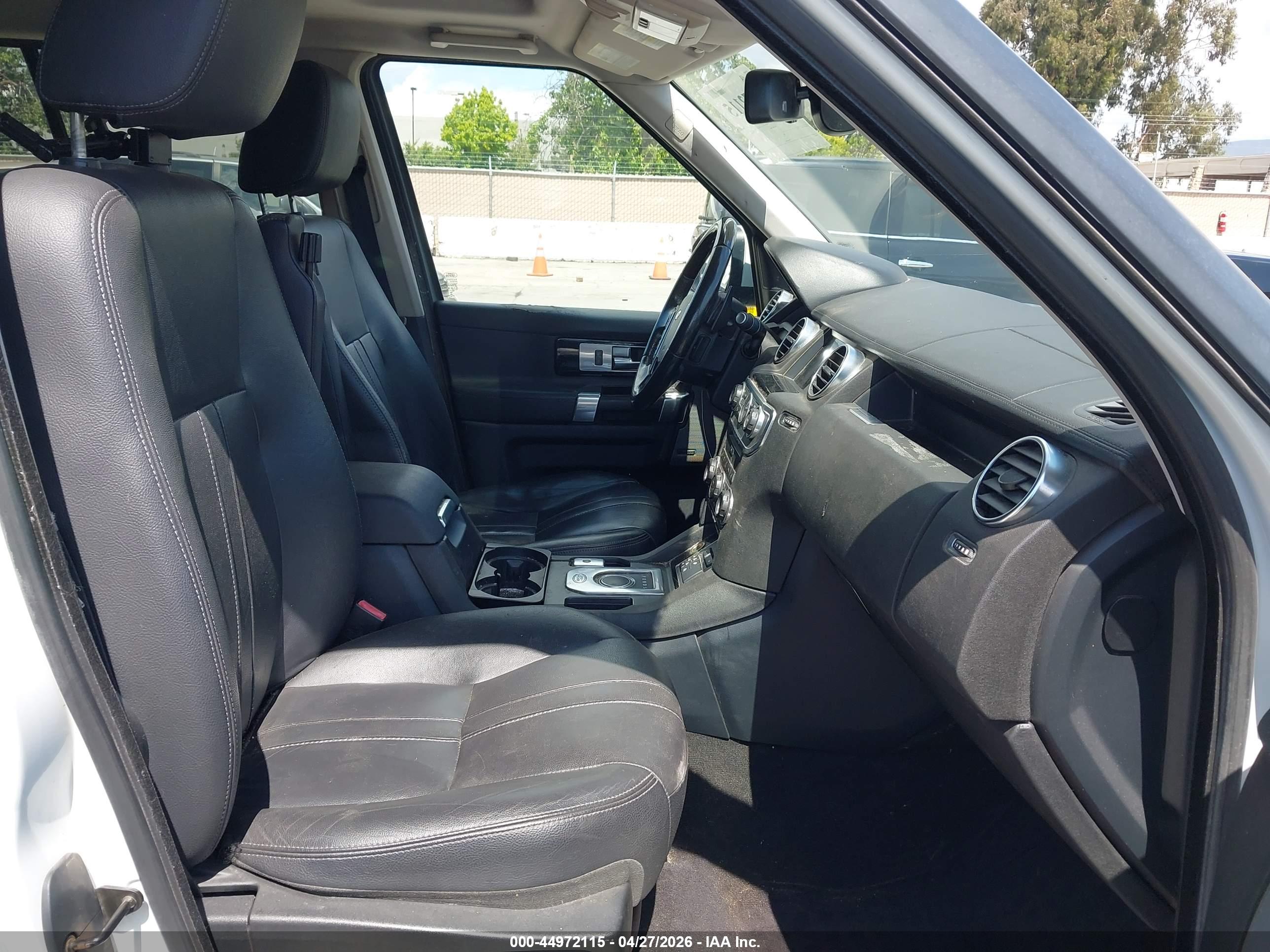 LAND ROVER image 5