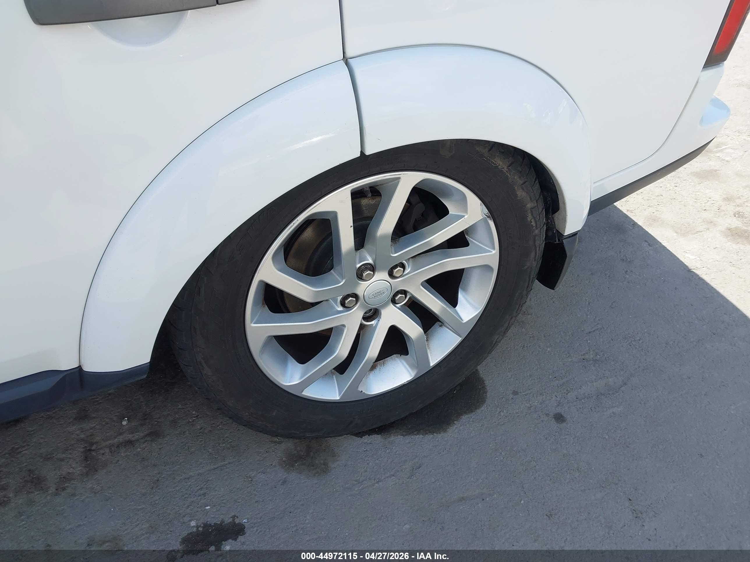 LAND ROVER image 6