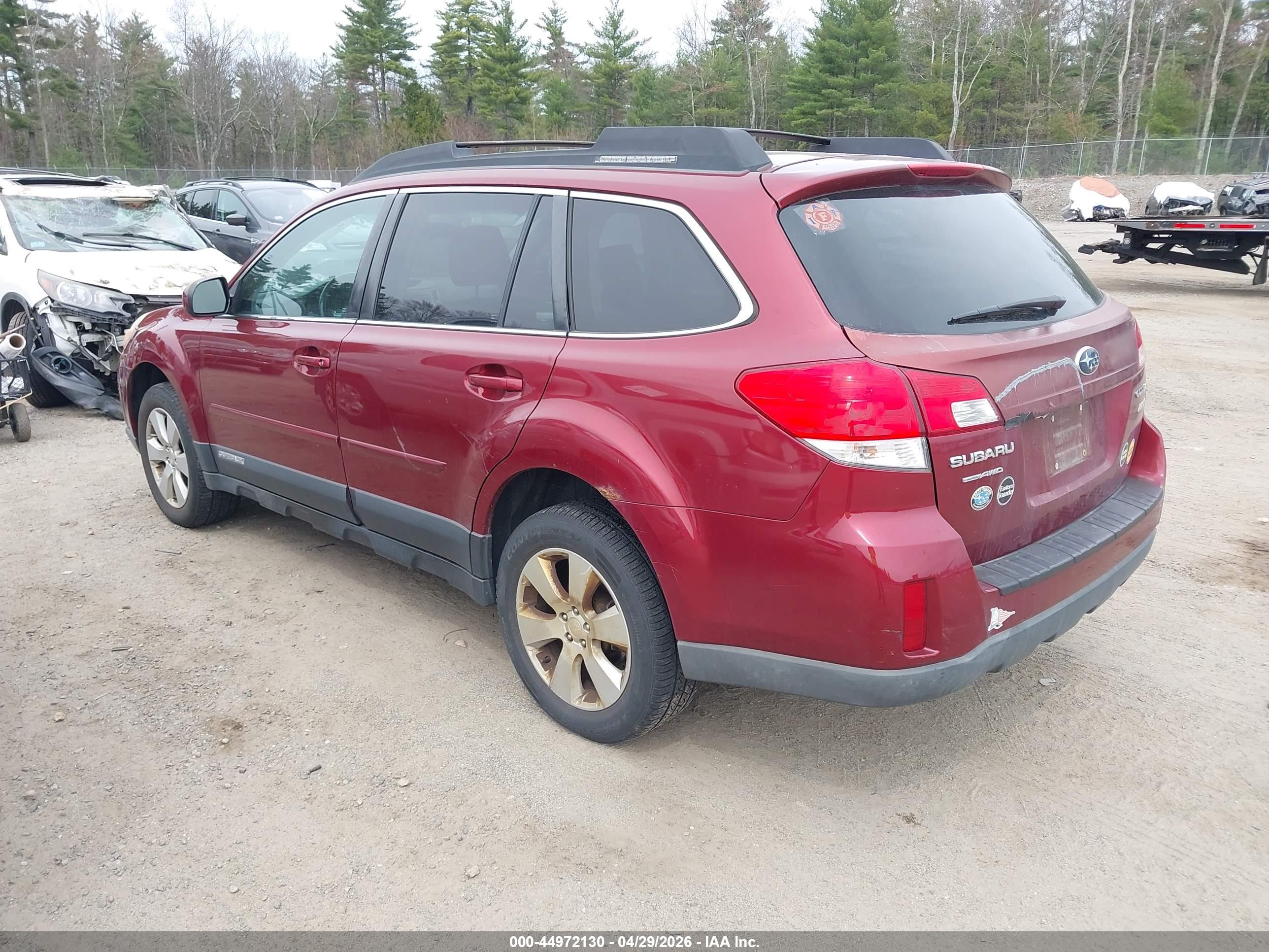 SUBARU OUTBACK image 3