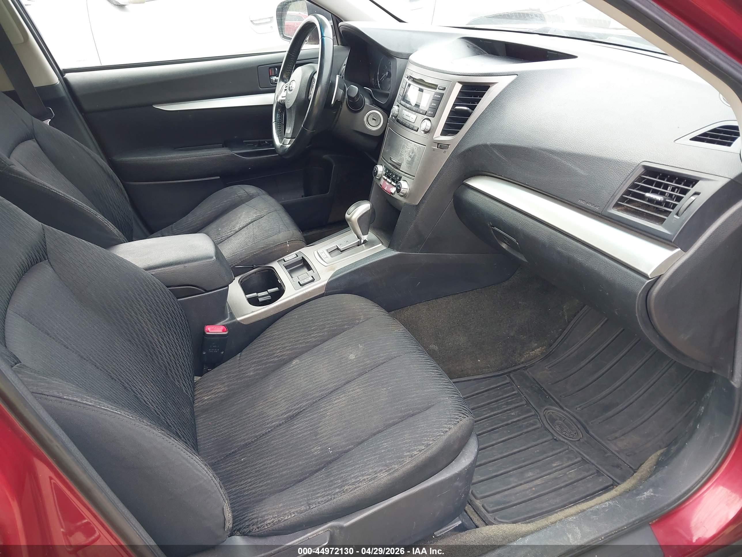 SUBARU OUTBACK image 5