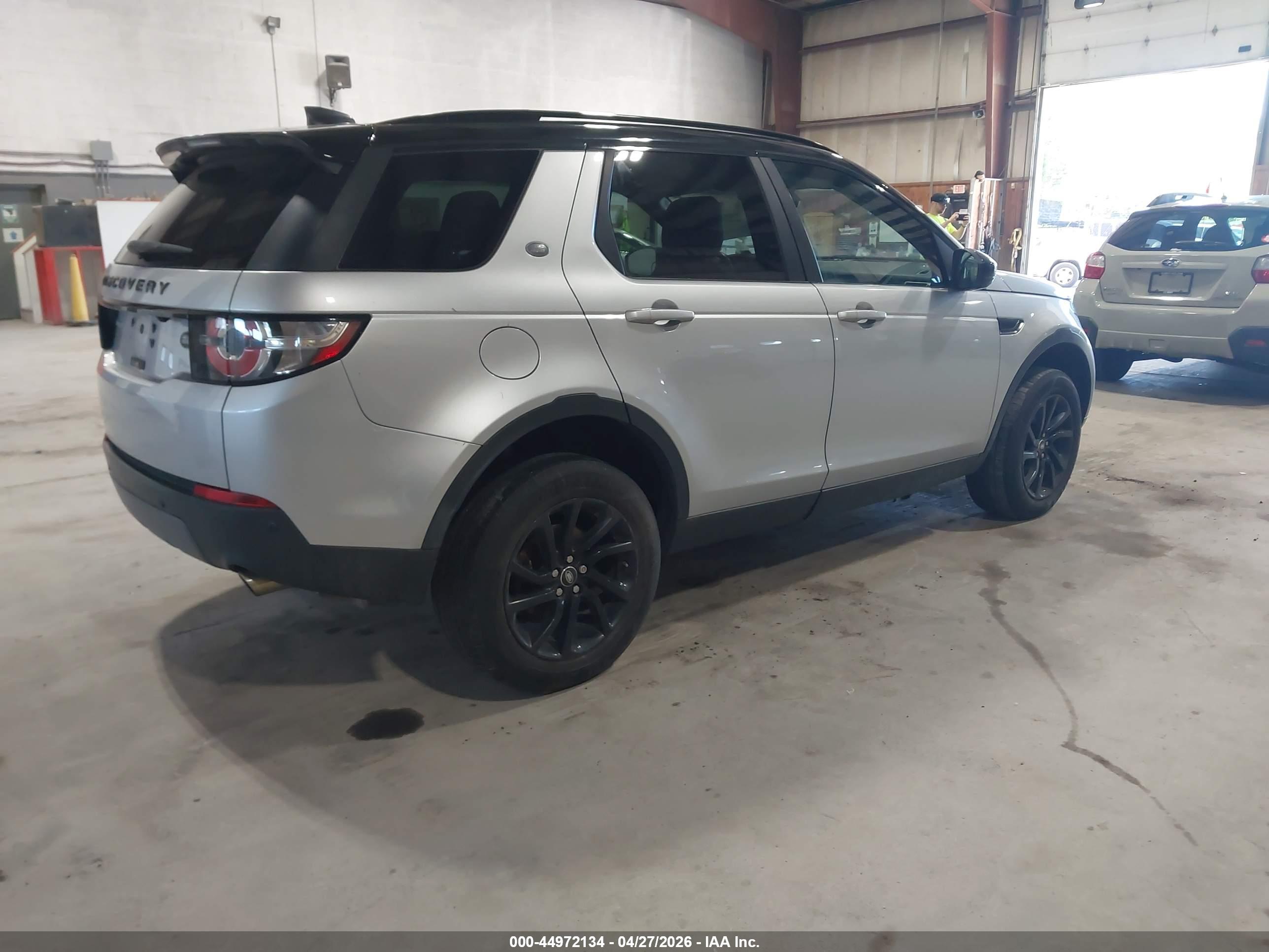 LAND ROVER image 4