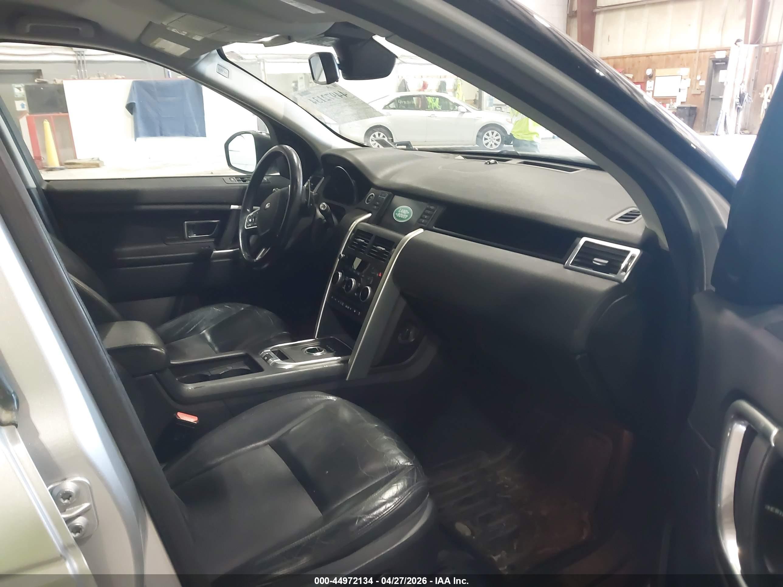 LAND ROVER image 5