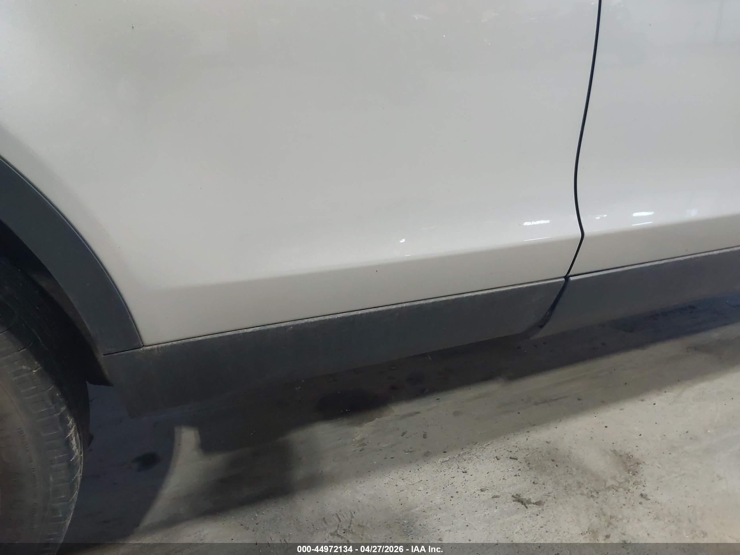 LAND ROVER image 6