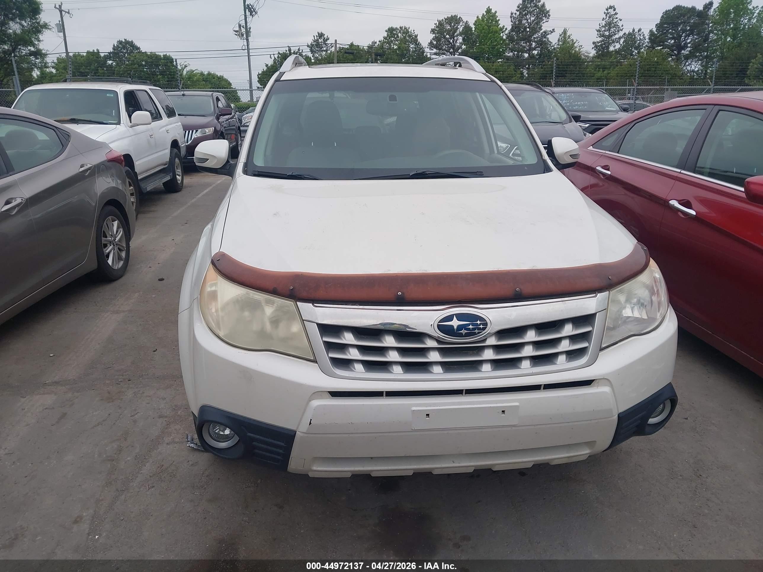 SUBARU FORESTER image 6