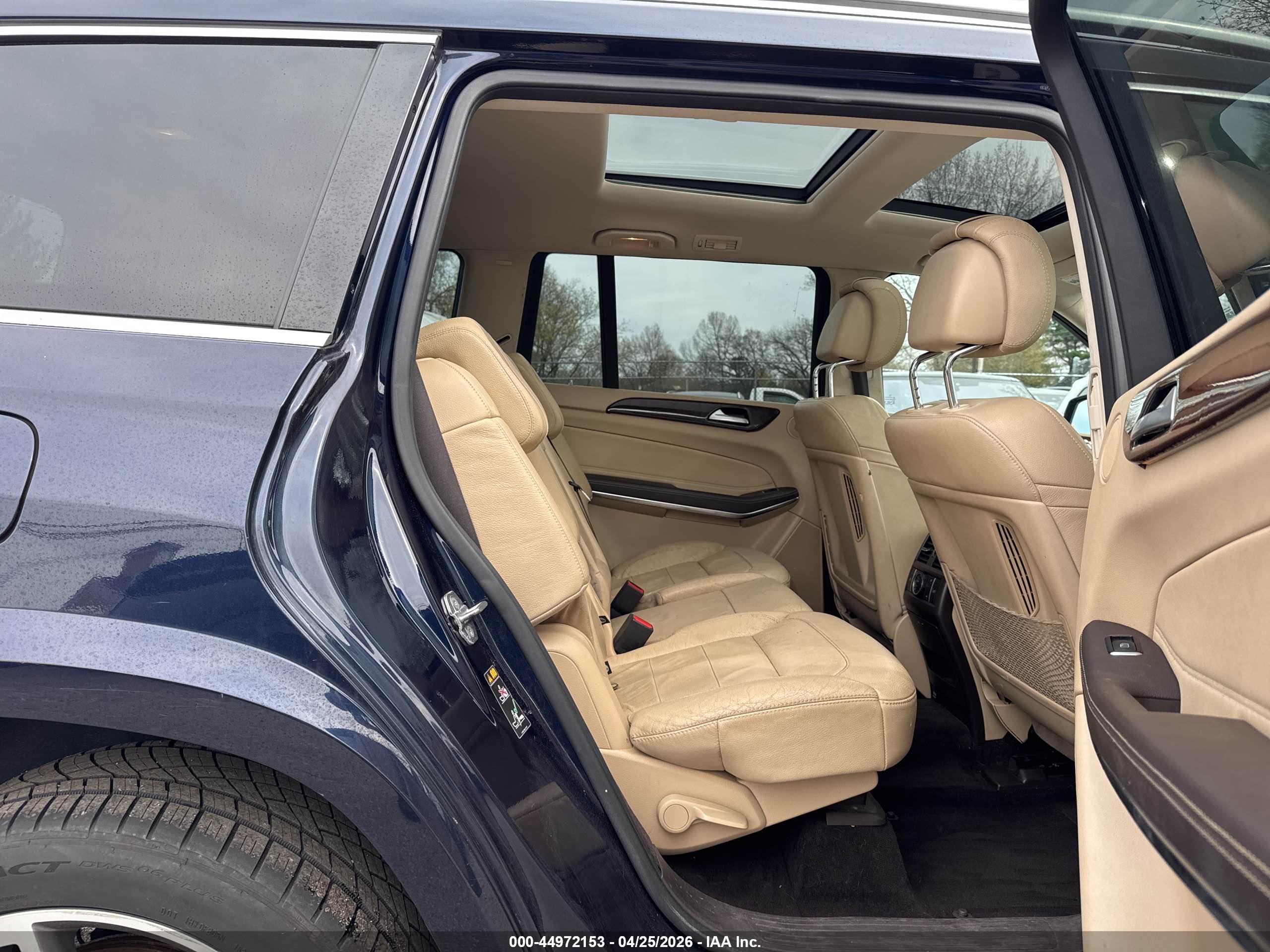 MERCEDES-BENZ GLS image 6
