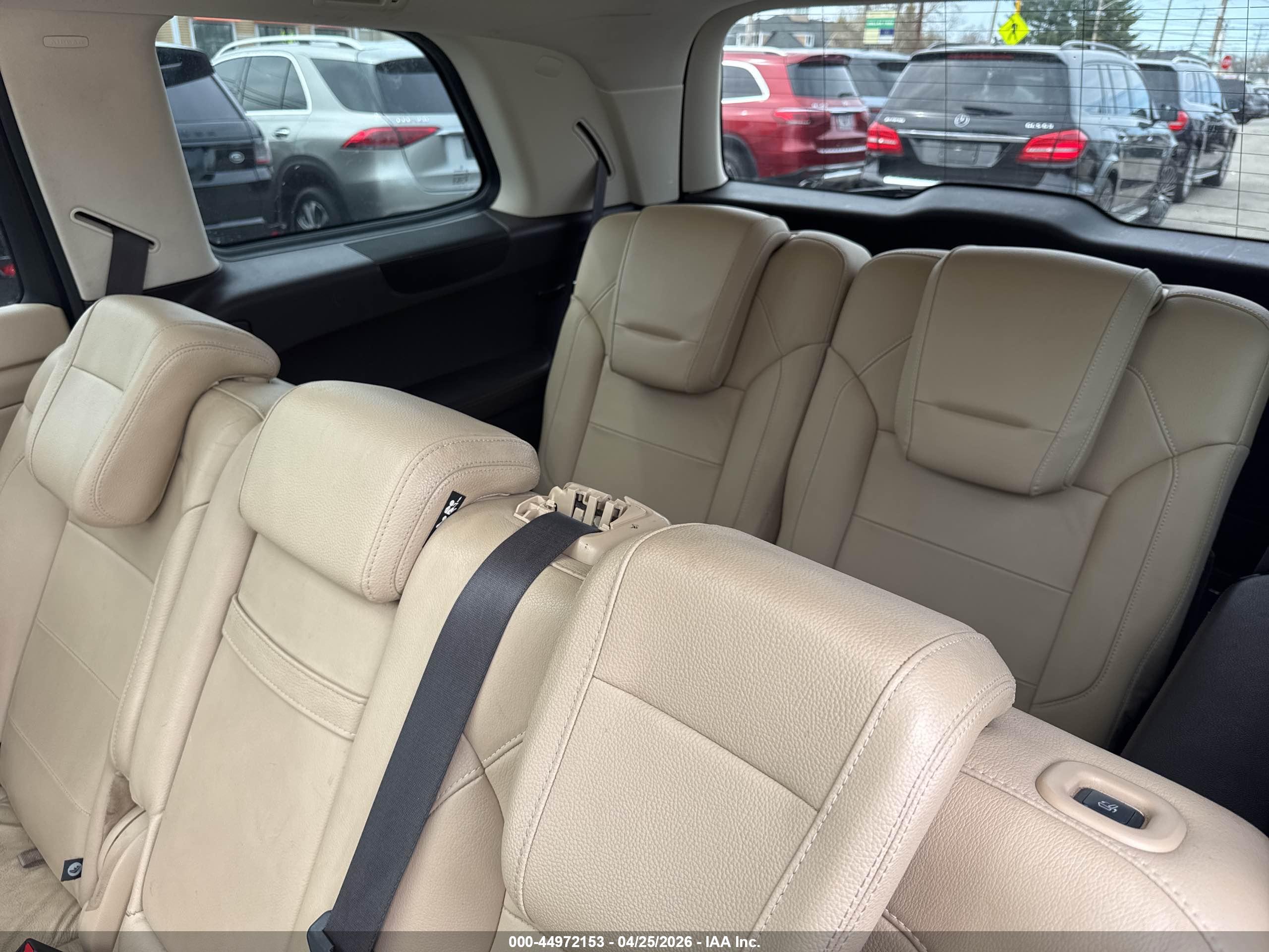 MERCEDES-BENZ GLS image 8