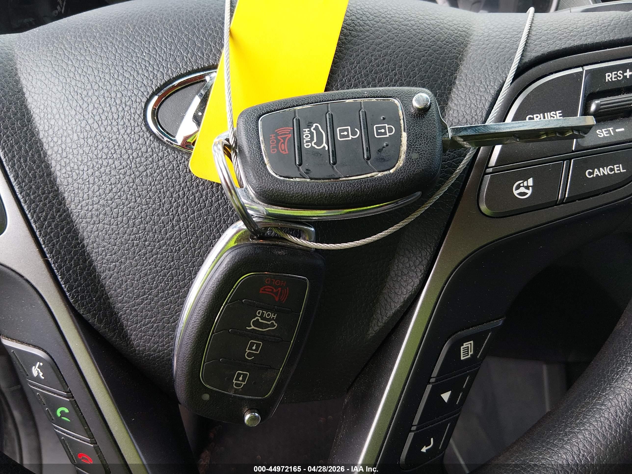HYUNDAI SANTA image 11
