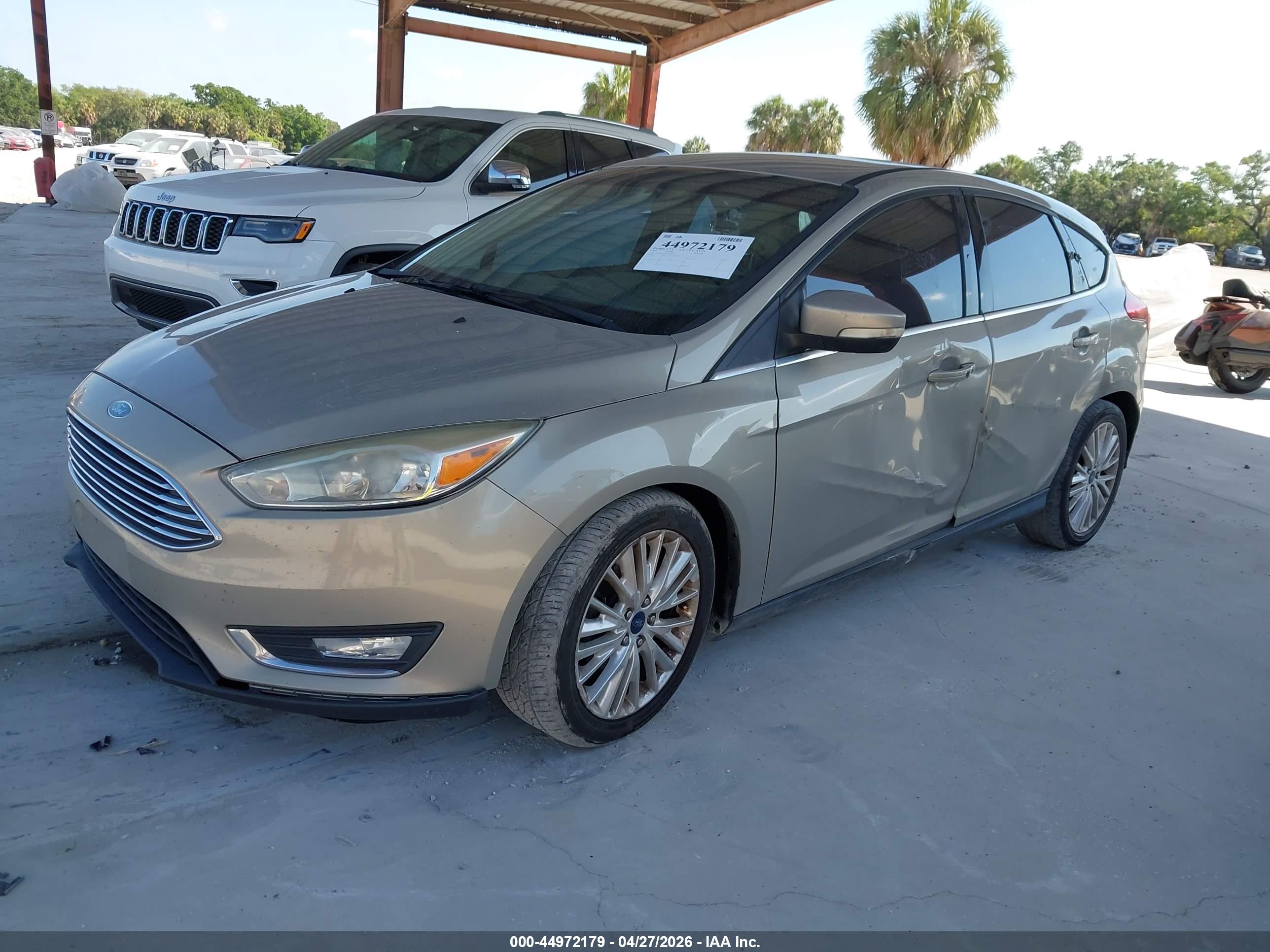 FORD FOCUS image 2