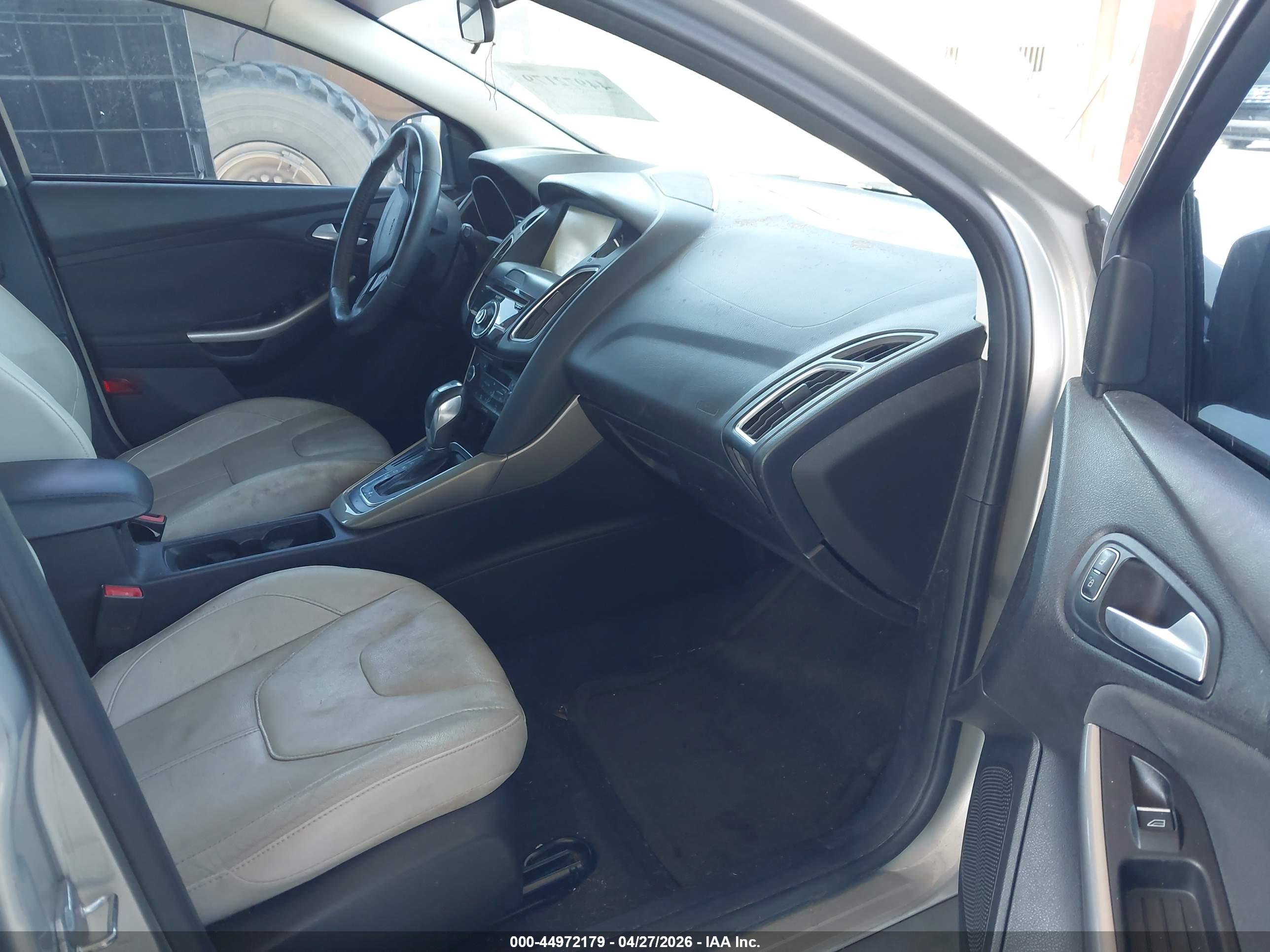 FORD FOCUS image 5