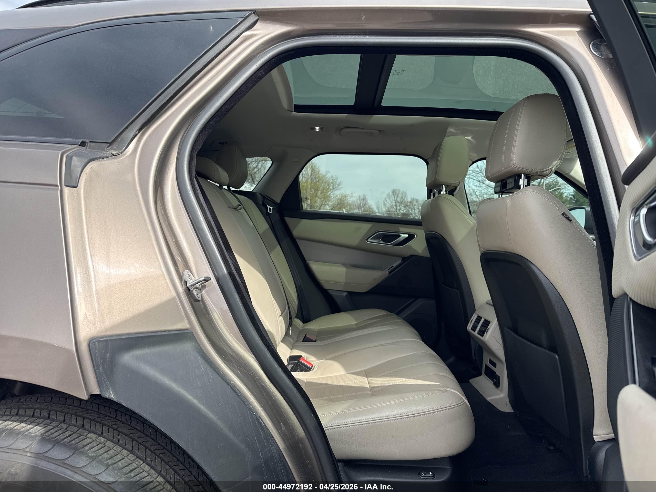 LAND ROVER image 6