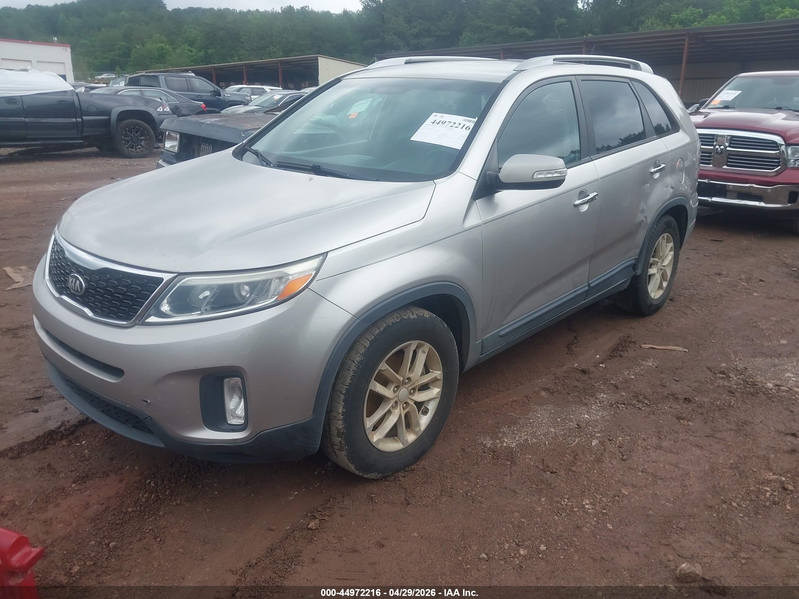 KIA SORENTO image 2