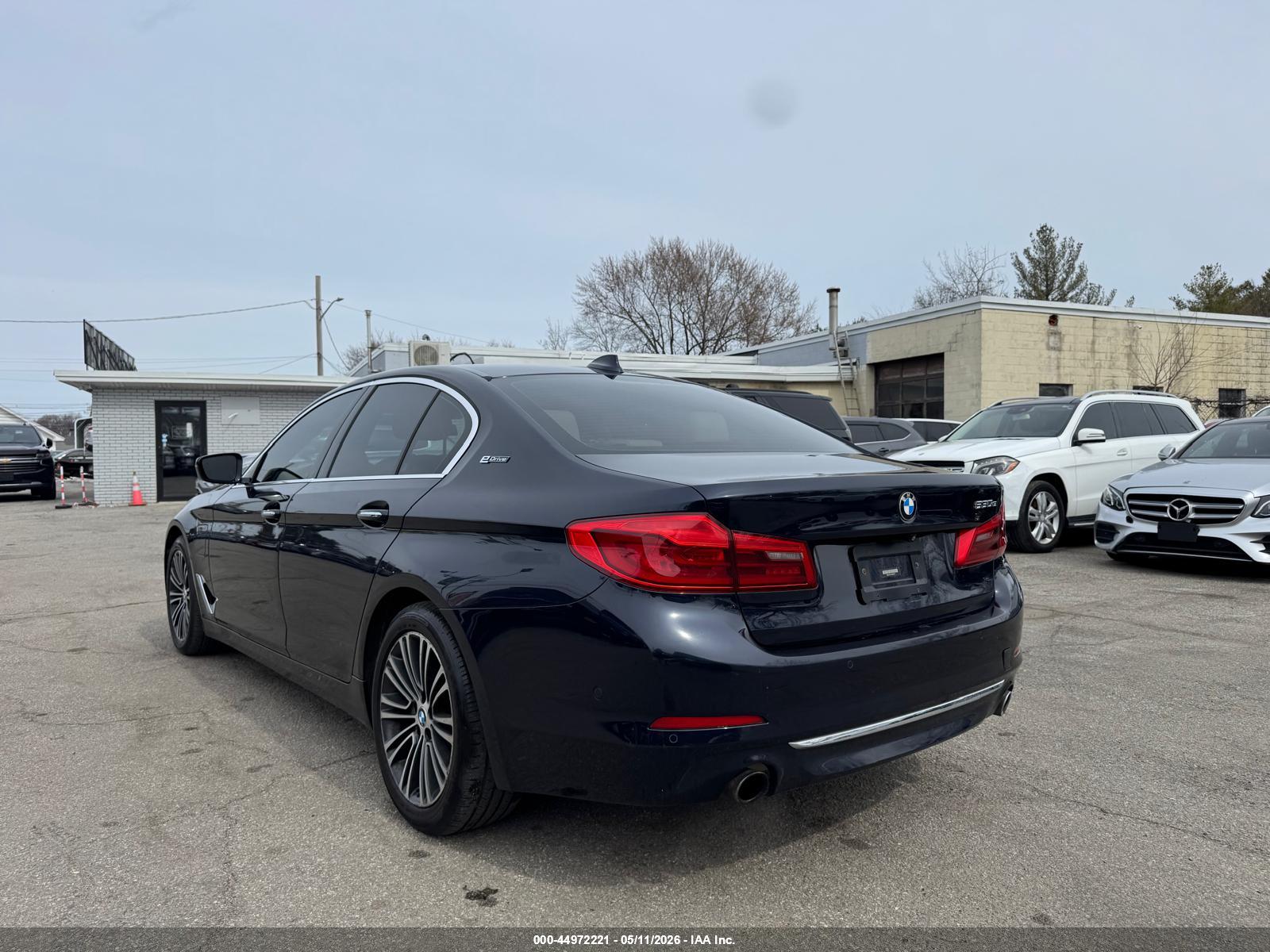 BMW 530E image 3