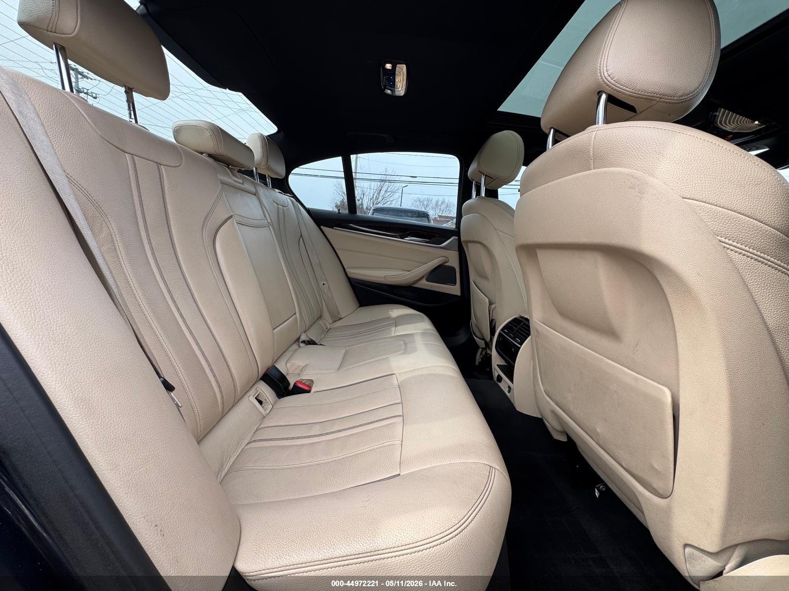 BMW 530E image 6