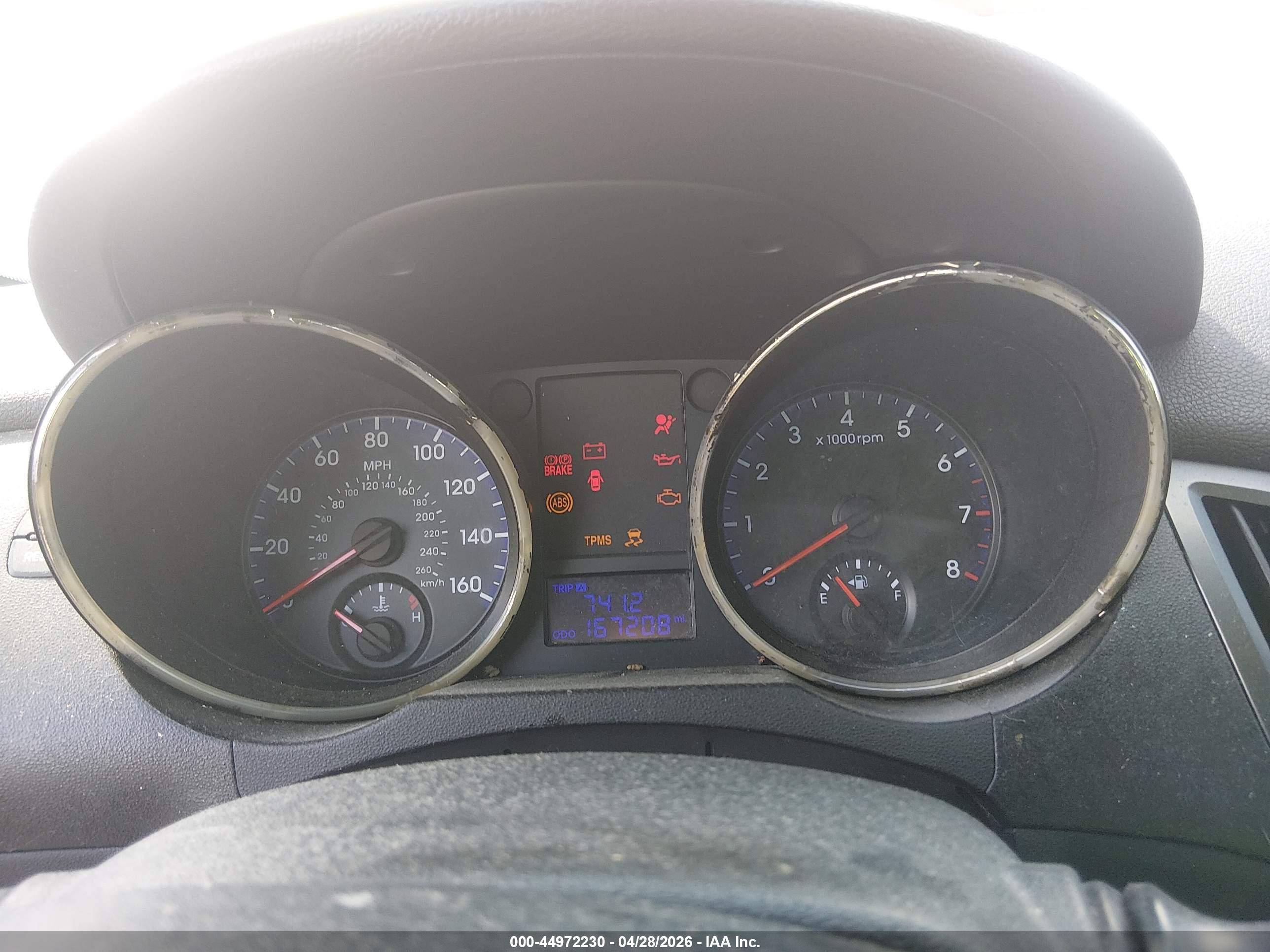 HYUNDAI GENESIS image 7