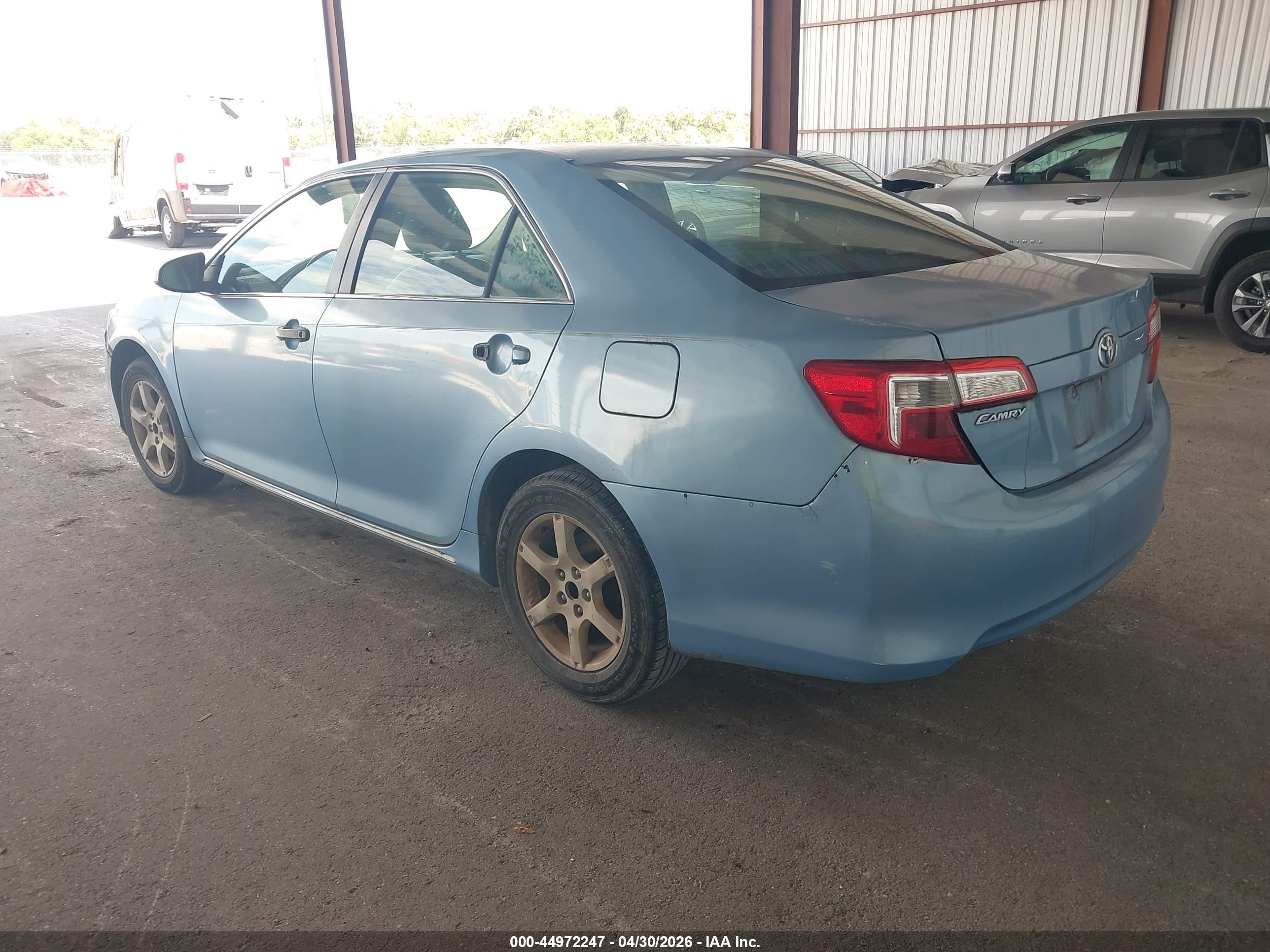 TOYOTA CAMRY image 3