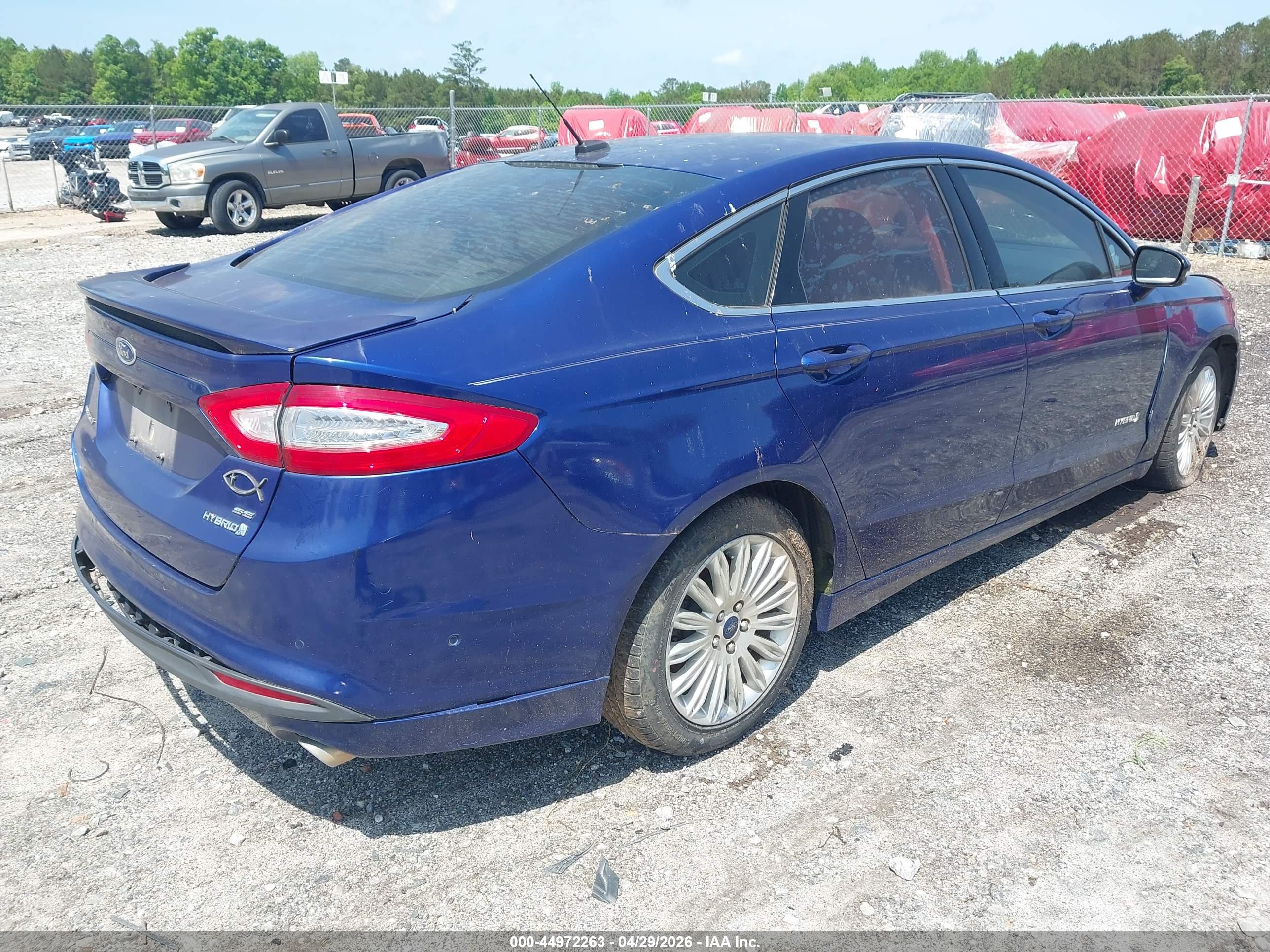 FORD FUSION image 4