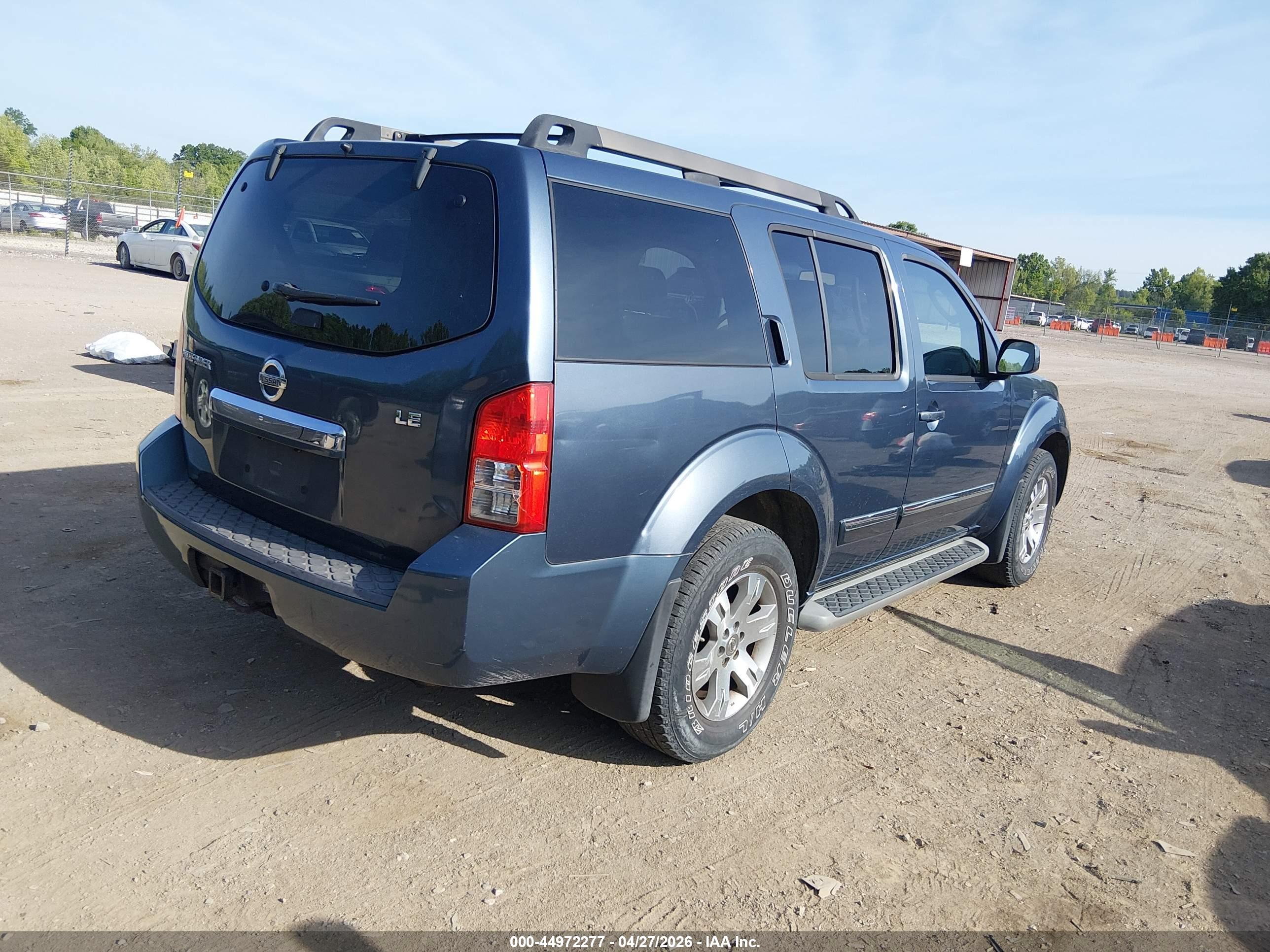 NISSAN PATHFINDER image 4