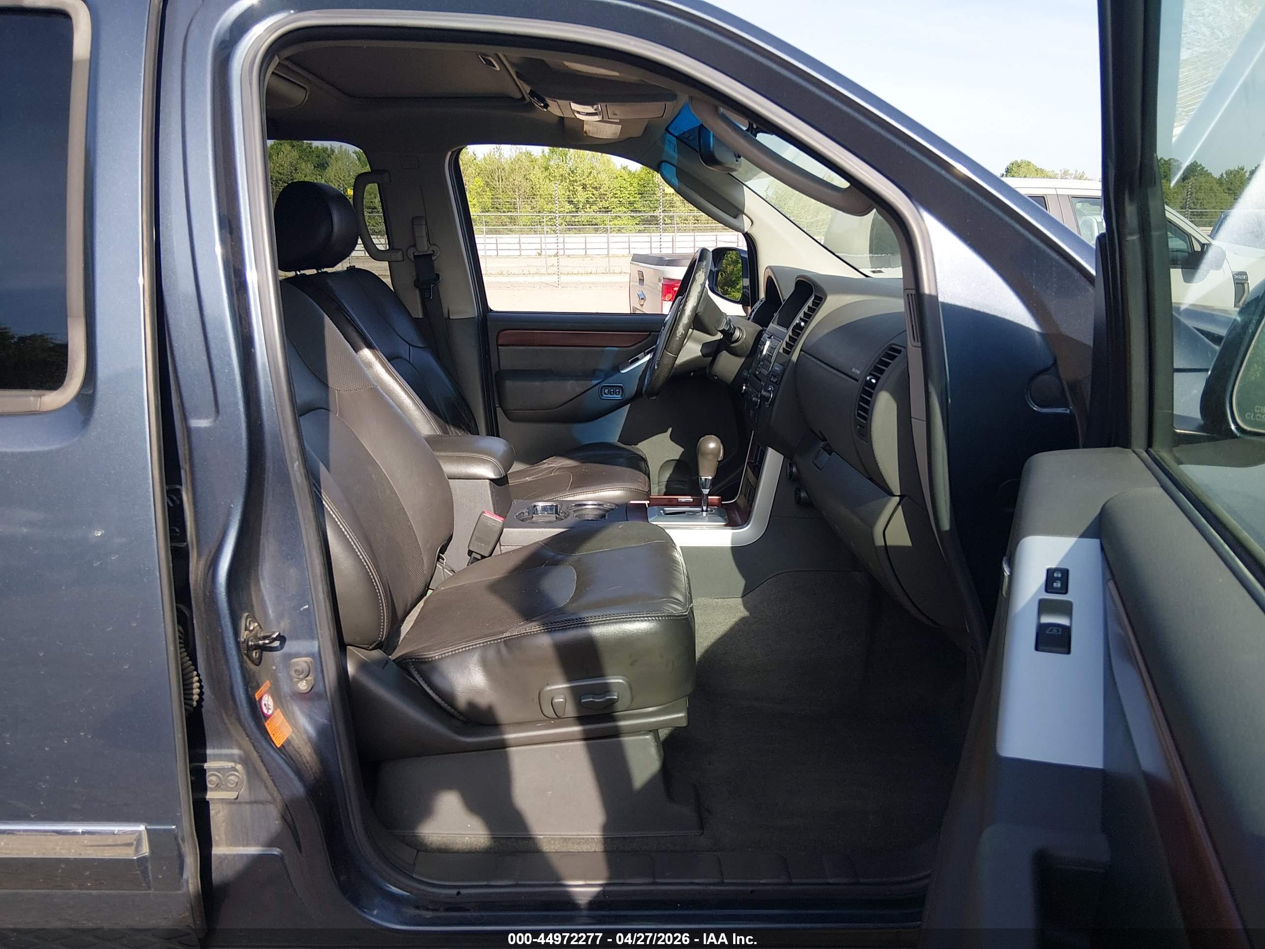 NISSAN PATHFINDER image 5