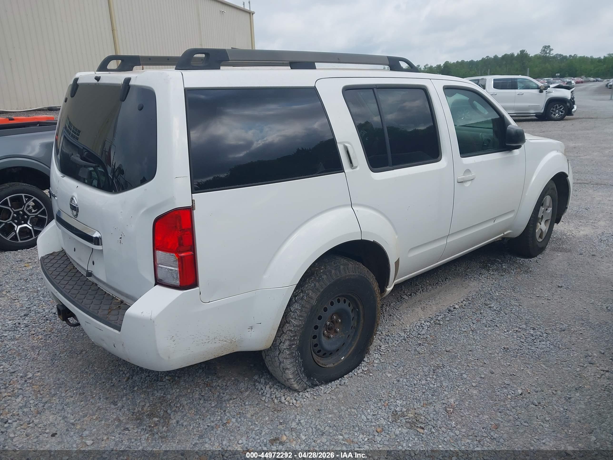 NISSAN PATHFINDER image 4