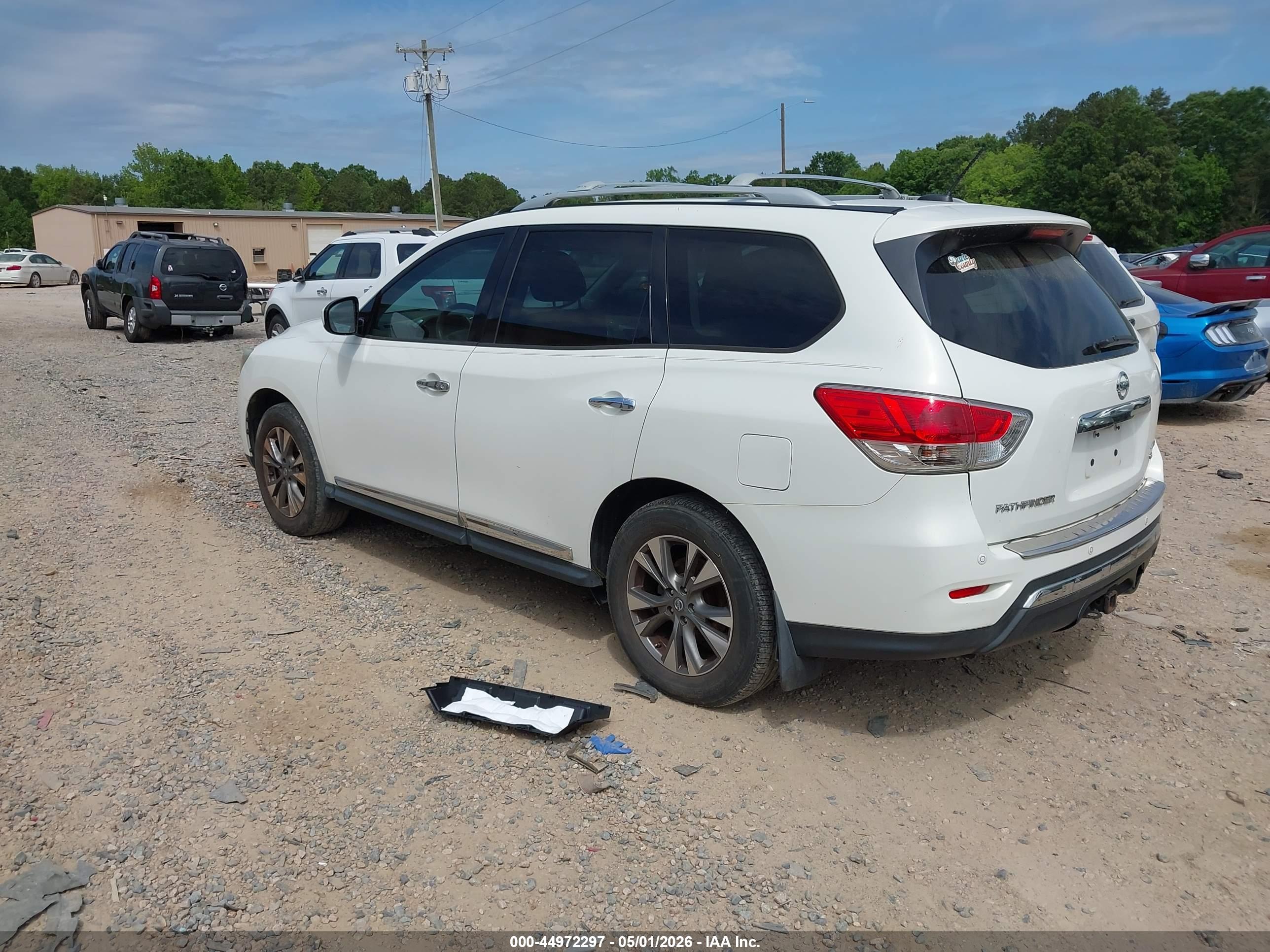 NISSAN PATHFINDER image 3