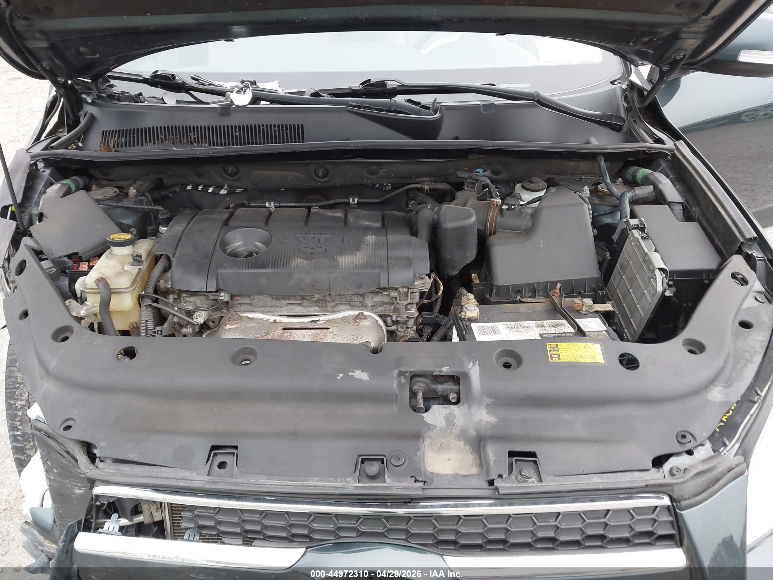 TOYOTA RAV4 image 10