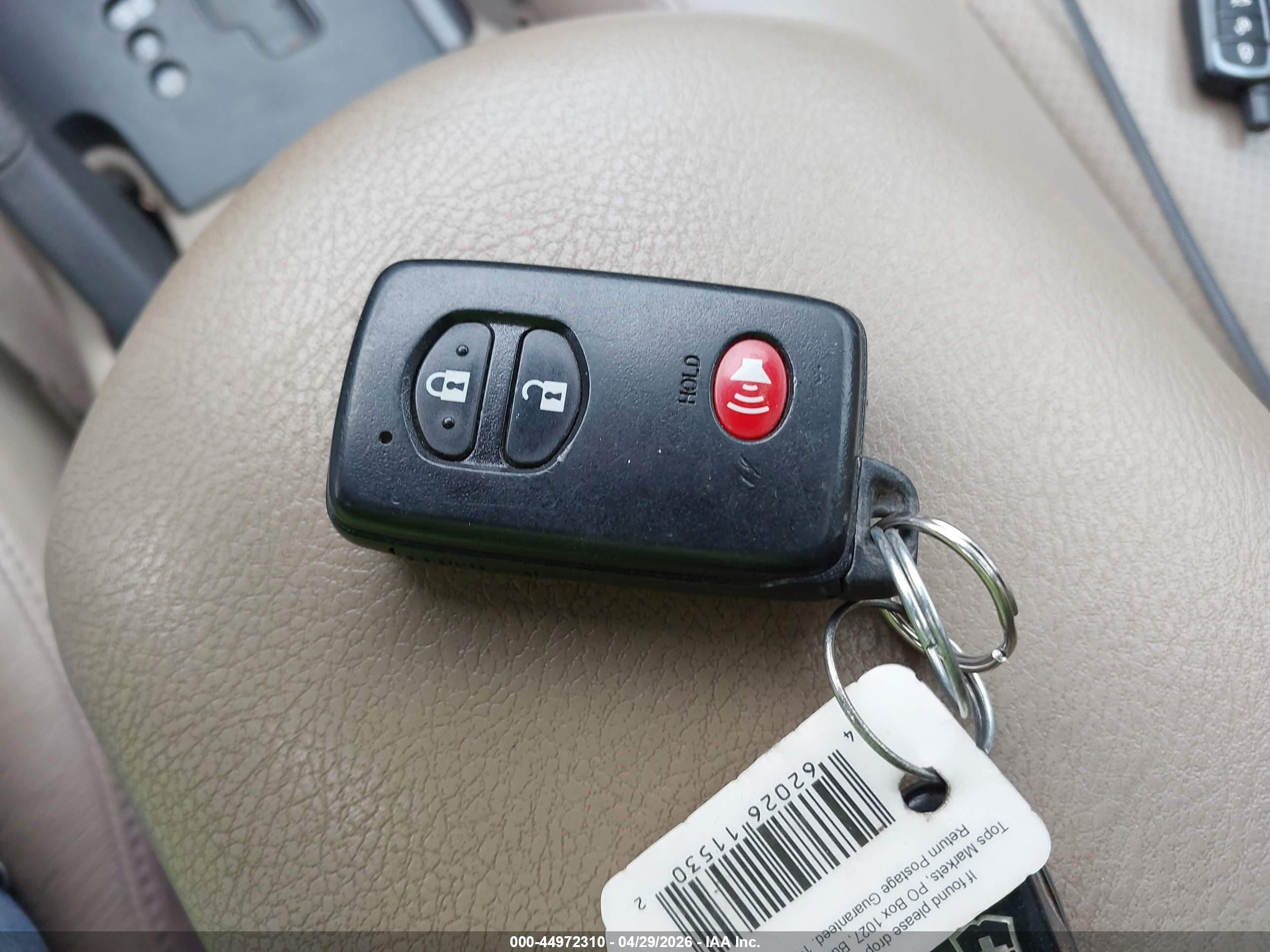 TOYOTA RAV4 image 11