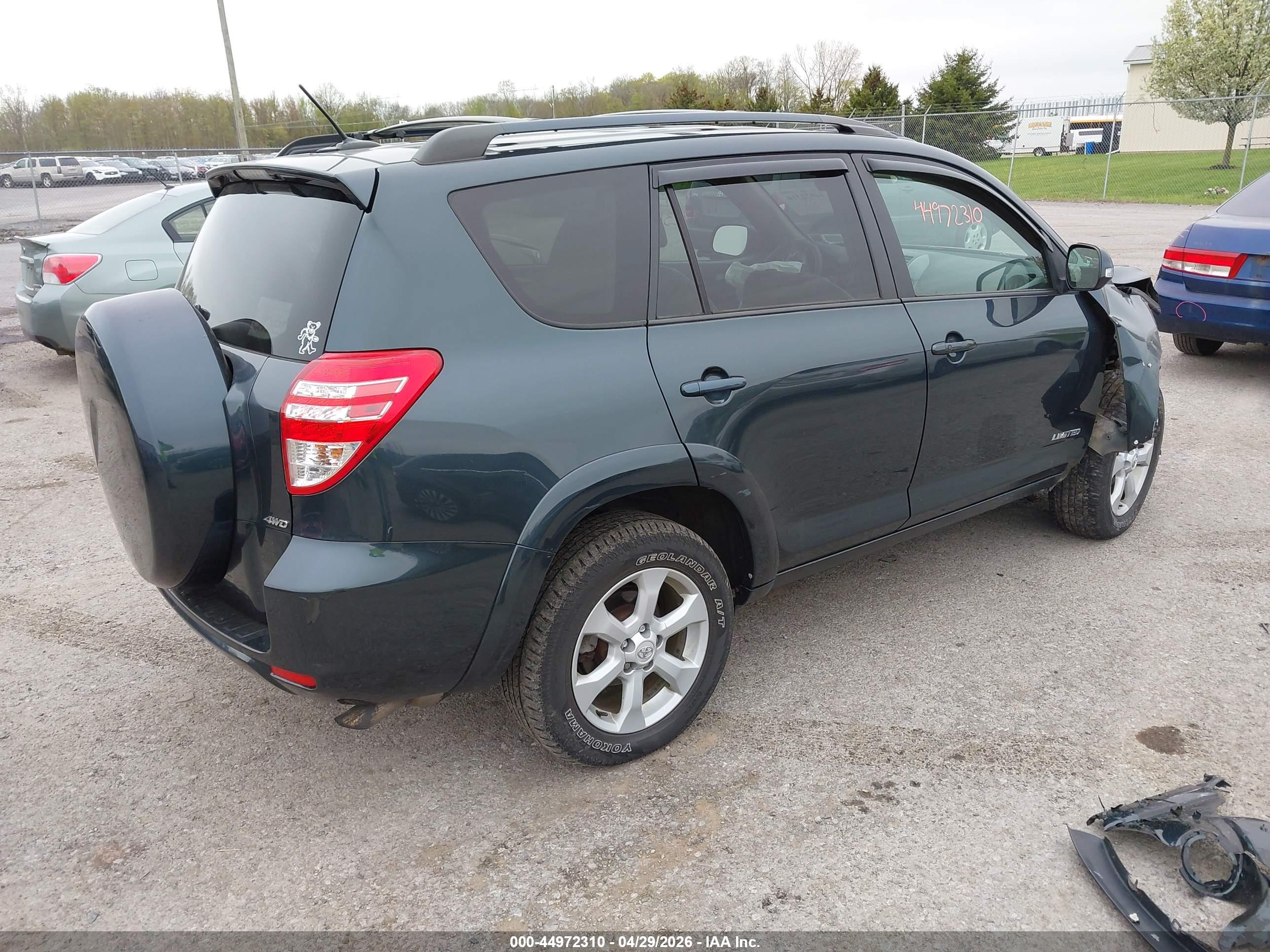TOYOTA RAV4 image 4
