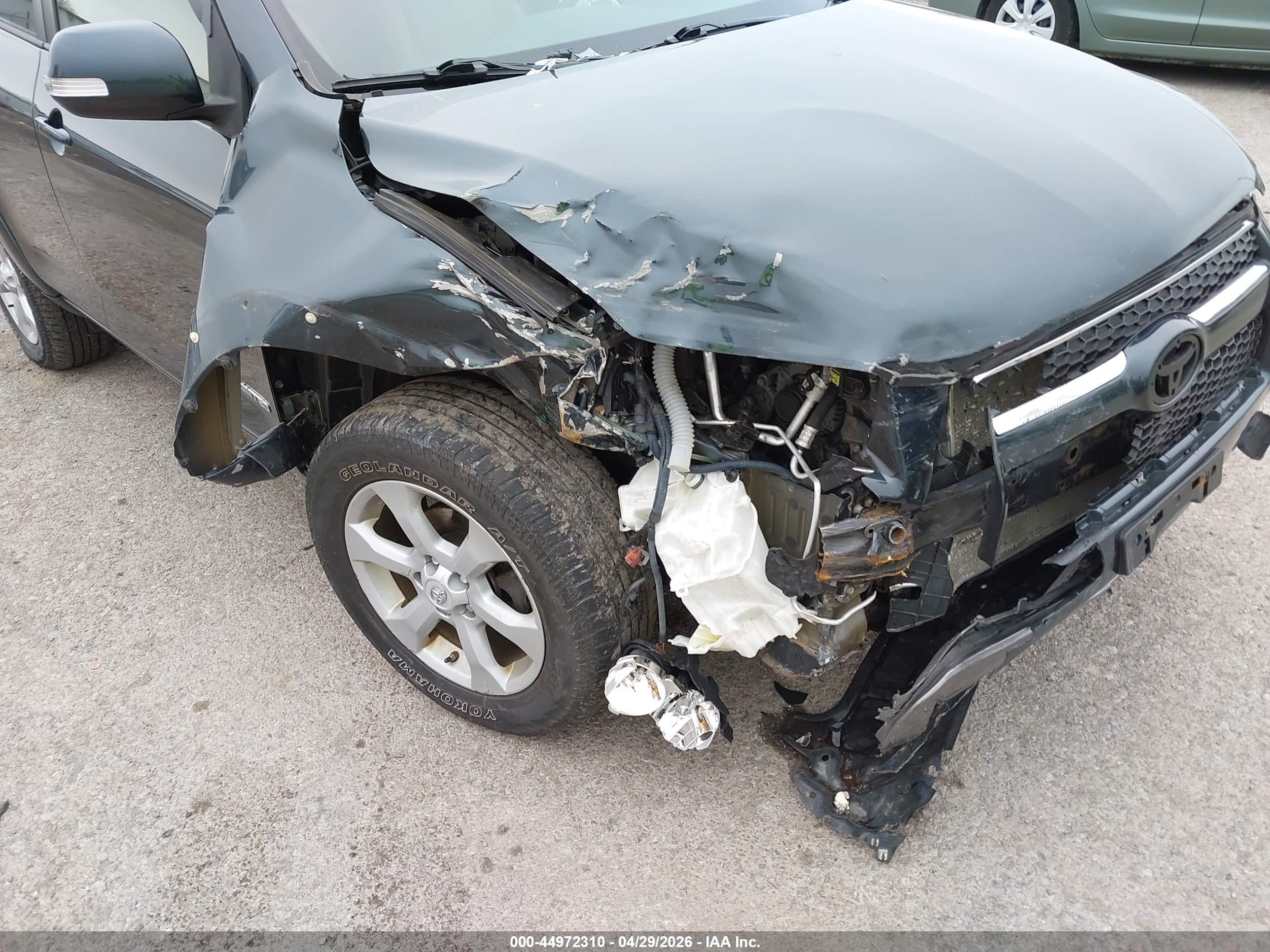 TOYOTA RAV4 image 6