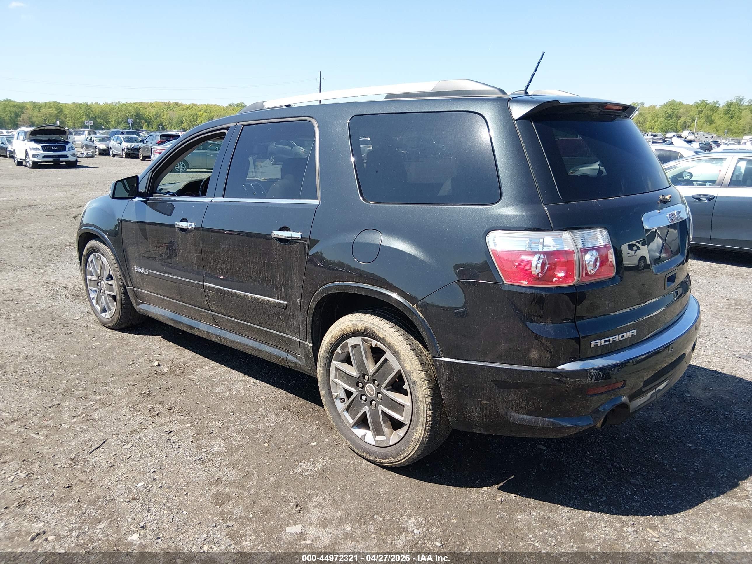 GMC ACADIA image 3