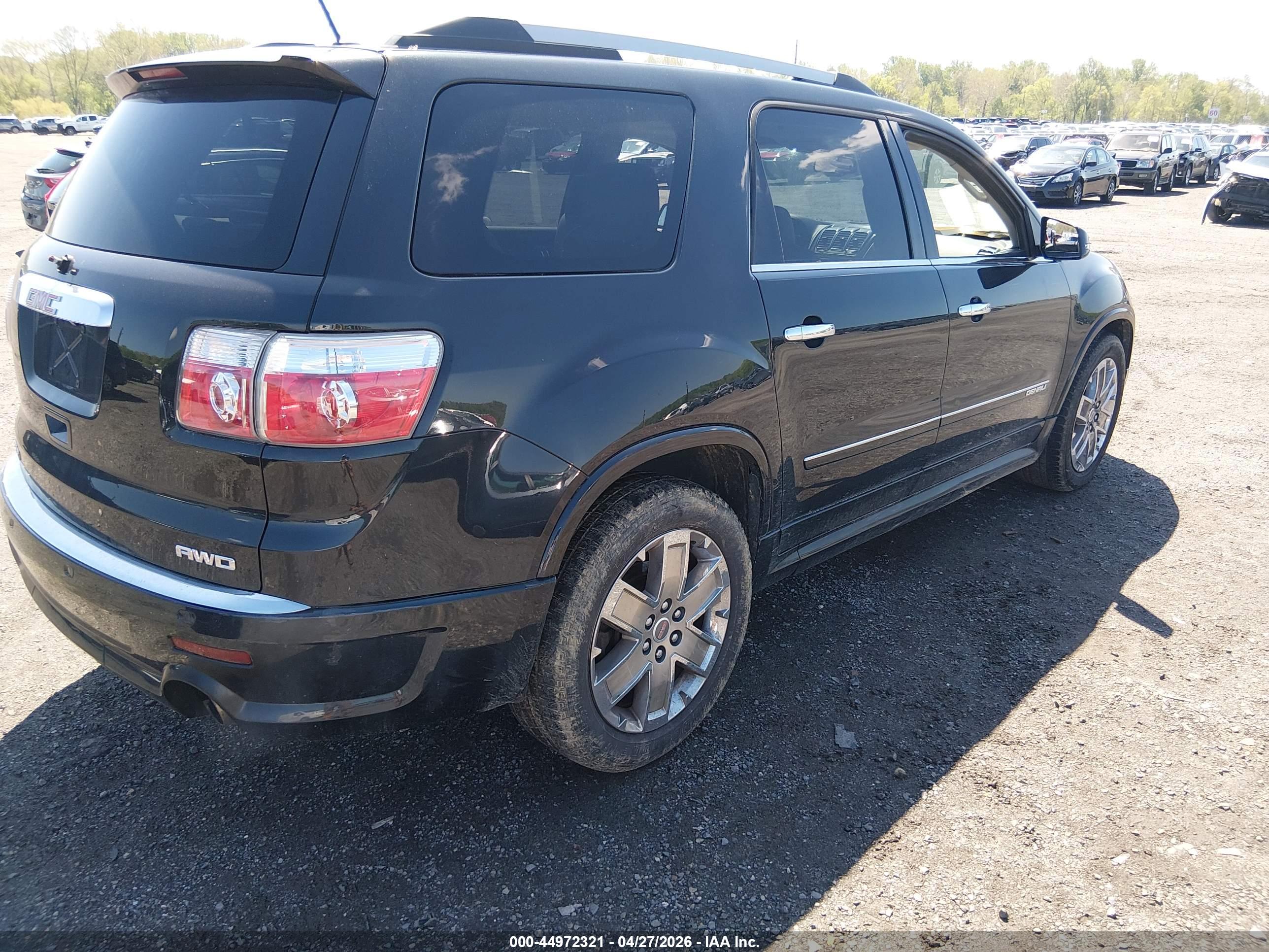 GMC ACADIA image 4