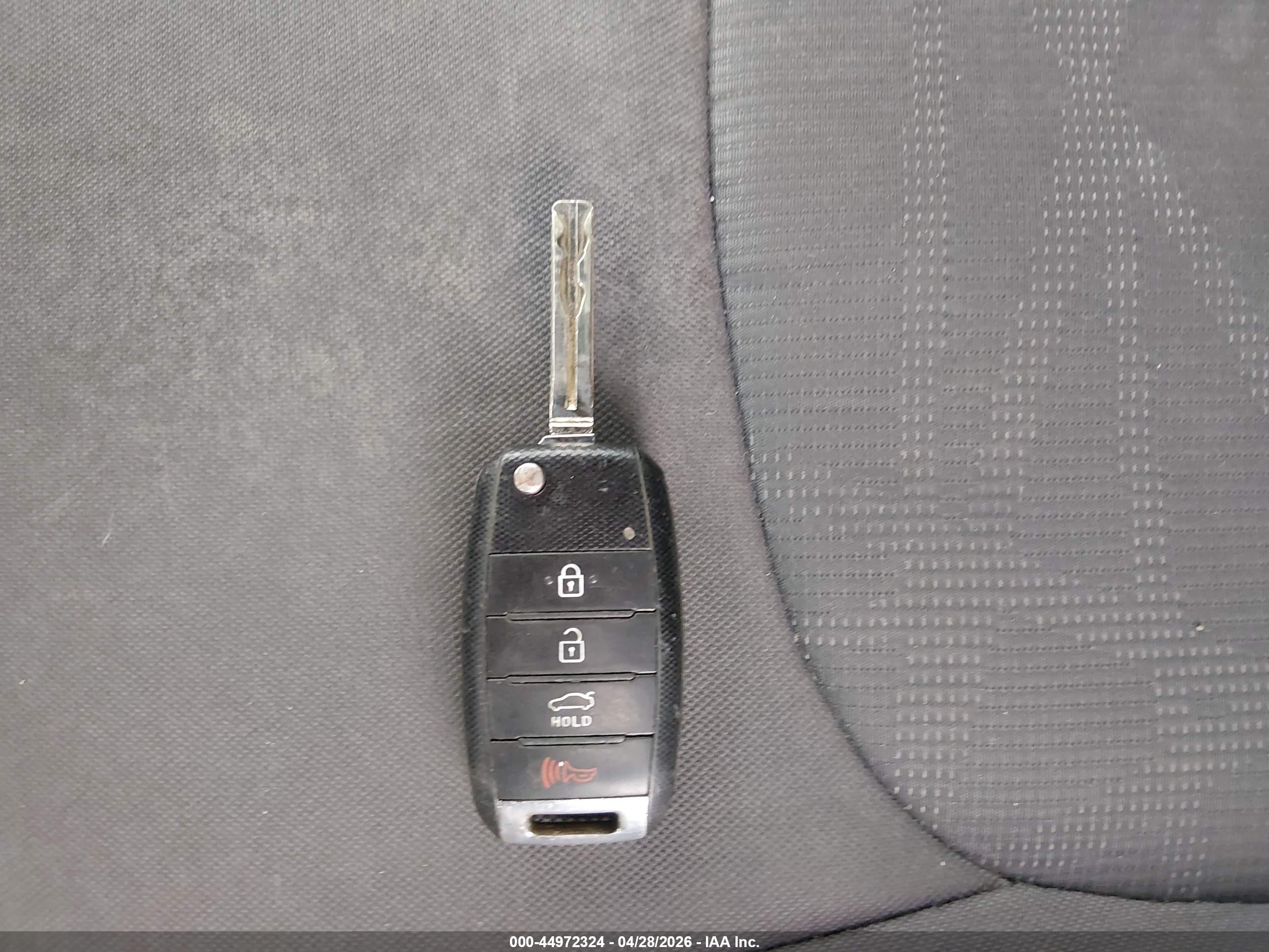 KIA RIO image 11