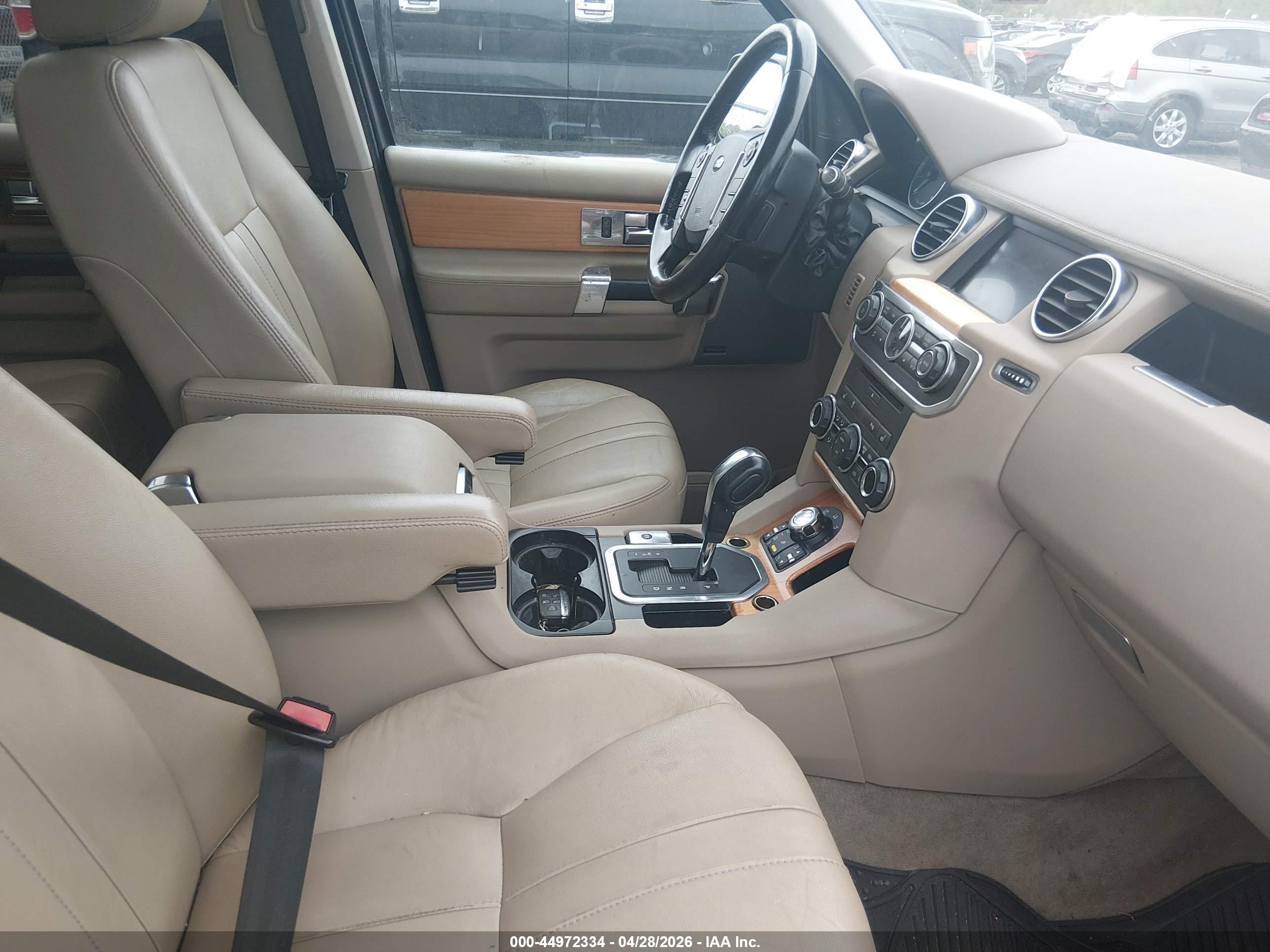 LAND ROVER image 5