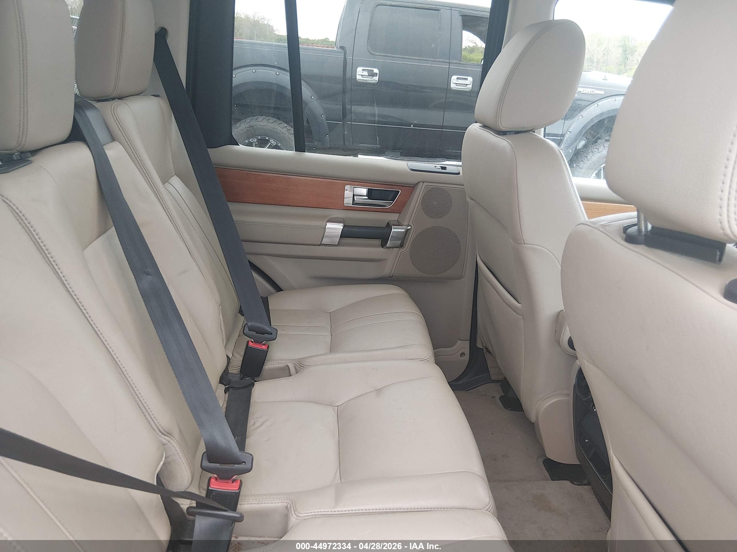 LAND ROVER image 8